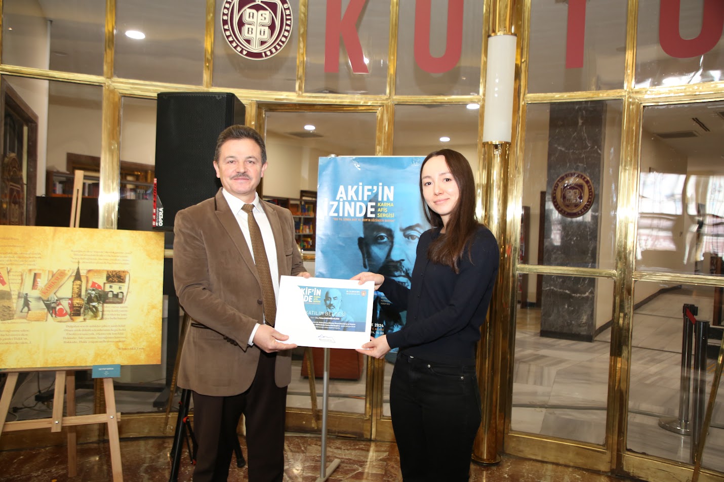 “Akif’in İzinde" Karma Afiş Sergisi ASBÜ’de Sergileniyor