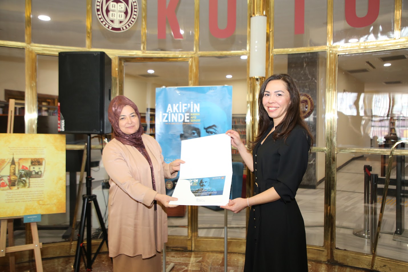 “Akif’in İzinde" Karma Afiş Sergisi ASBÜ’de Sergileniyor