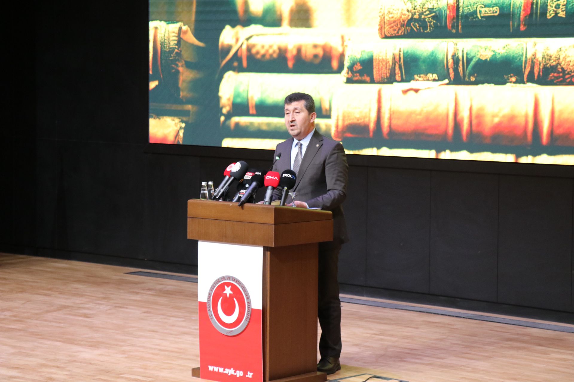 "Türkçe Şûrası – 2 Hukuk Dili Çalıştayı Protokol Konuşmaları ile Başladı"