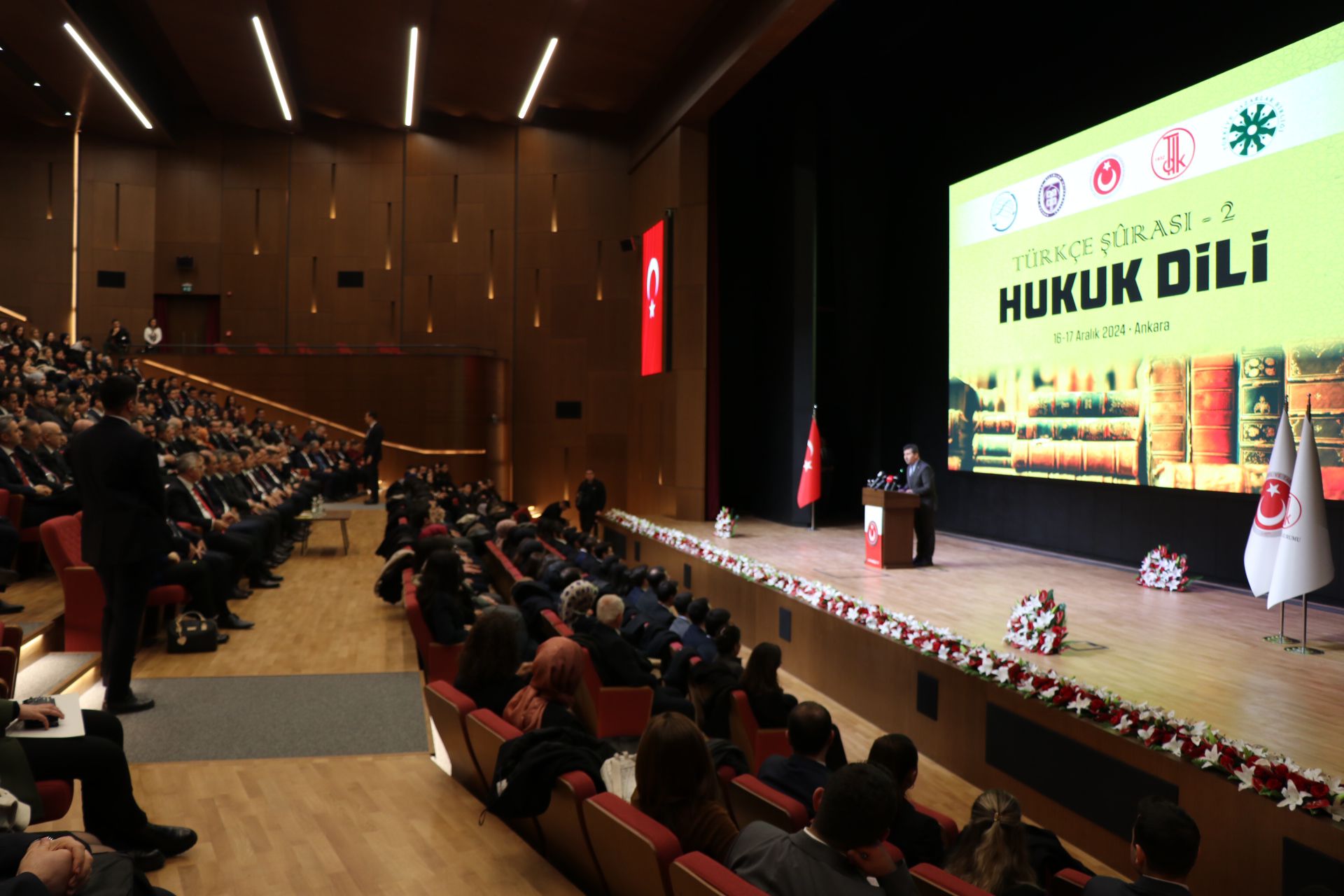 "Türkçe Şûrası – 2 Hukuk Dili Çalıştayı Protokol Konuşmaları ile Başladı"