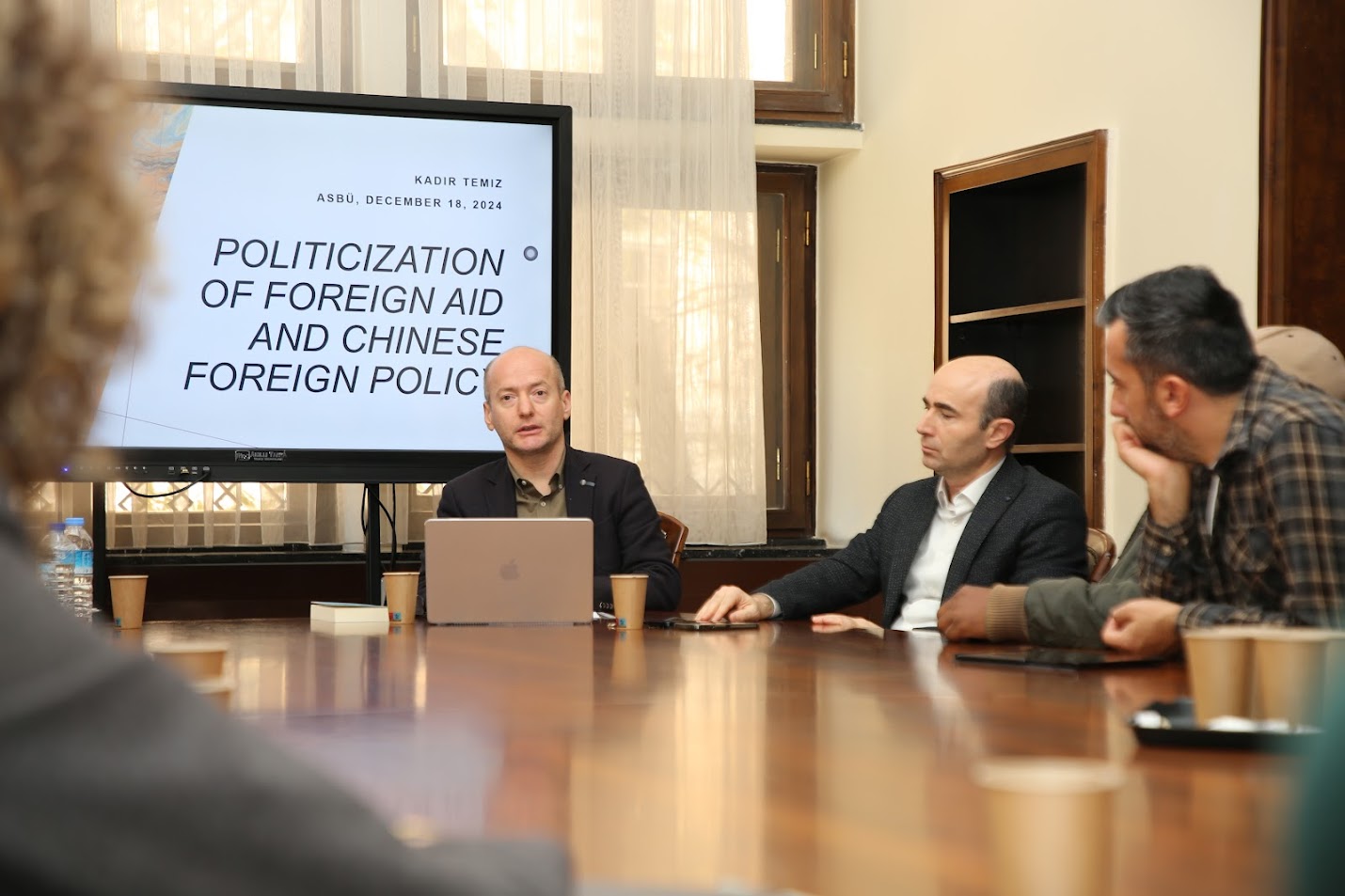Ortadoğu Araştırmaları Merkezi (ORSAM) Akademik Direktörü ve İstanbul Medeniyet Üniversitesi Dr. Öğretim Üyesi Kadir Temiz’in konuşmacı olarak katıldığı "Politicization of Foreign Aid and Chinese Foreign Policy" Semineri