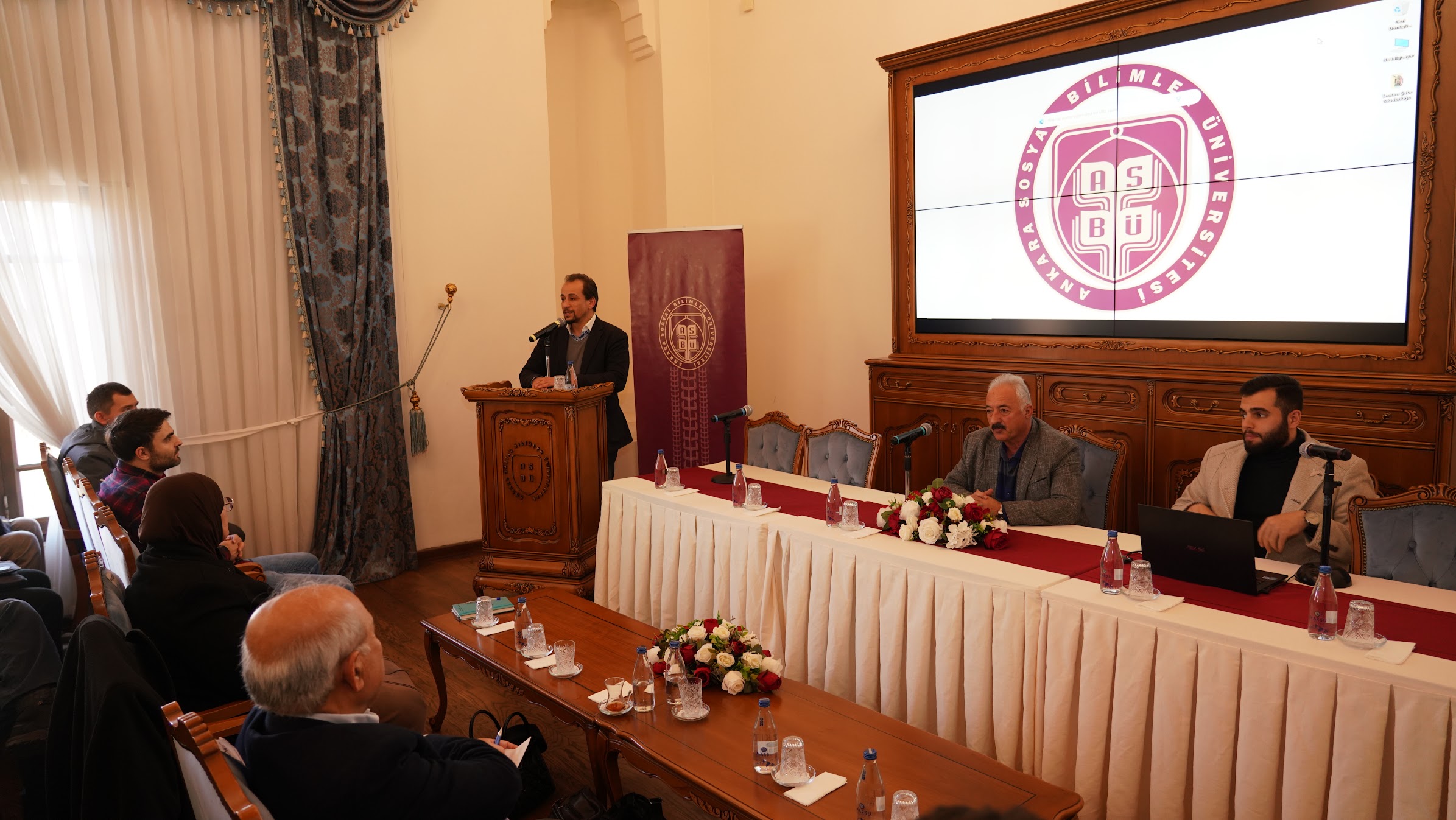 Kudüs Çalışmaları Uygulama ve Araştırma Merkezi tarafından Beytülmakdis Seminerleri kapsamında, 20 Aralık 2024 Cuma günü  "İşgale Neden Direniyoruz?" konulu seminer gerçekleştirildi.