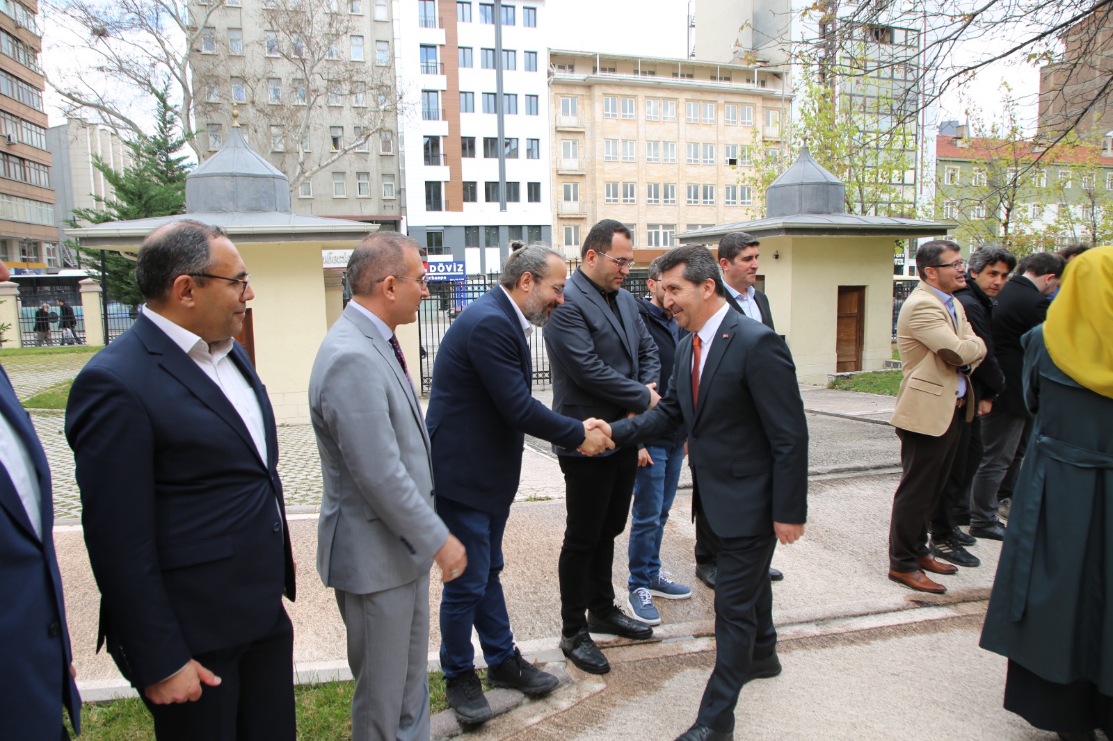 Rektörümüz Prof. Dr. Musa Kazım Arıcan ASBÜ Personeli İle bayramlaşıyor.