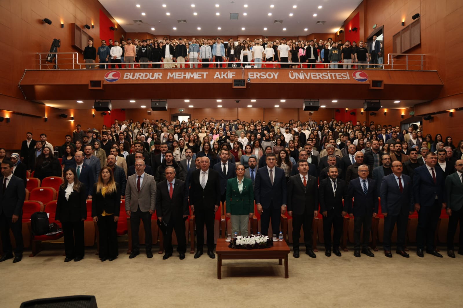 Burdur Mehmet Akif Ersoy Üniversitesi - MAKÜ Konferans Salonundan bir görünüm