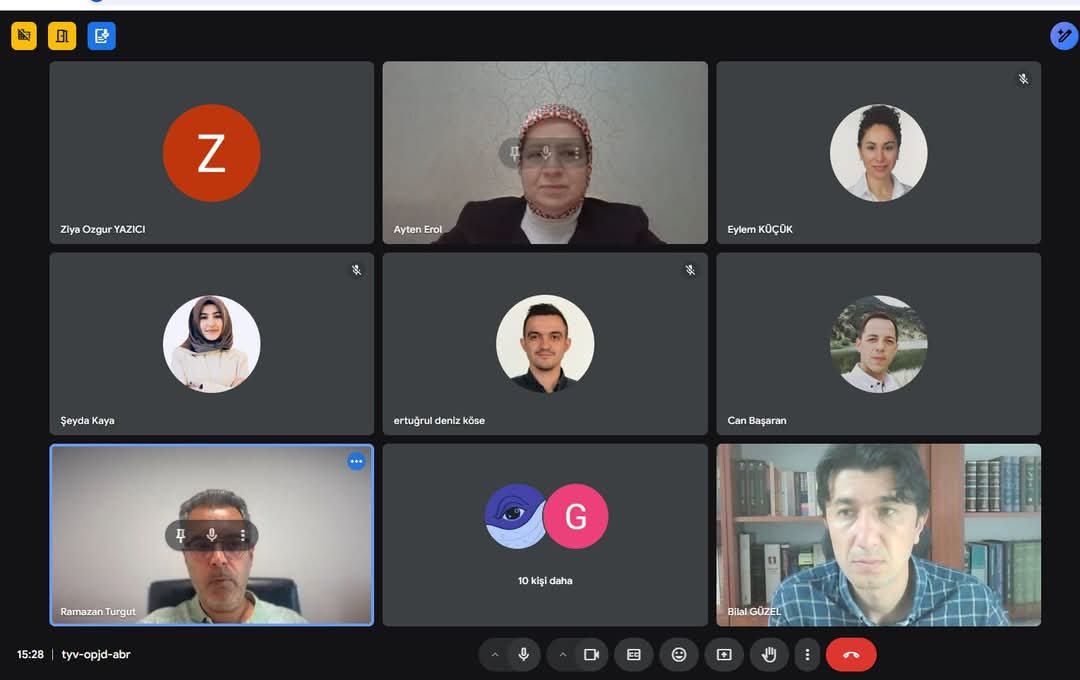 Online seminerde konuşmacılar sunumlarını yapıyor