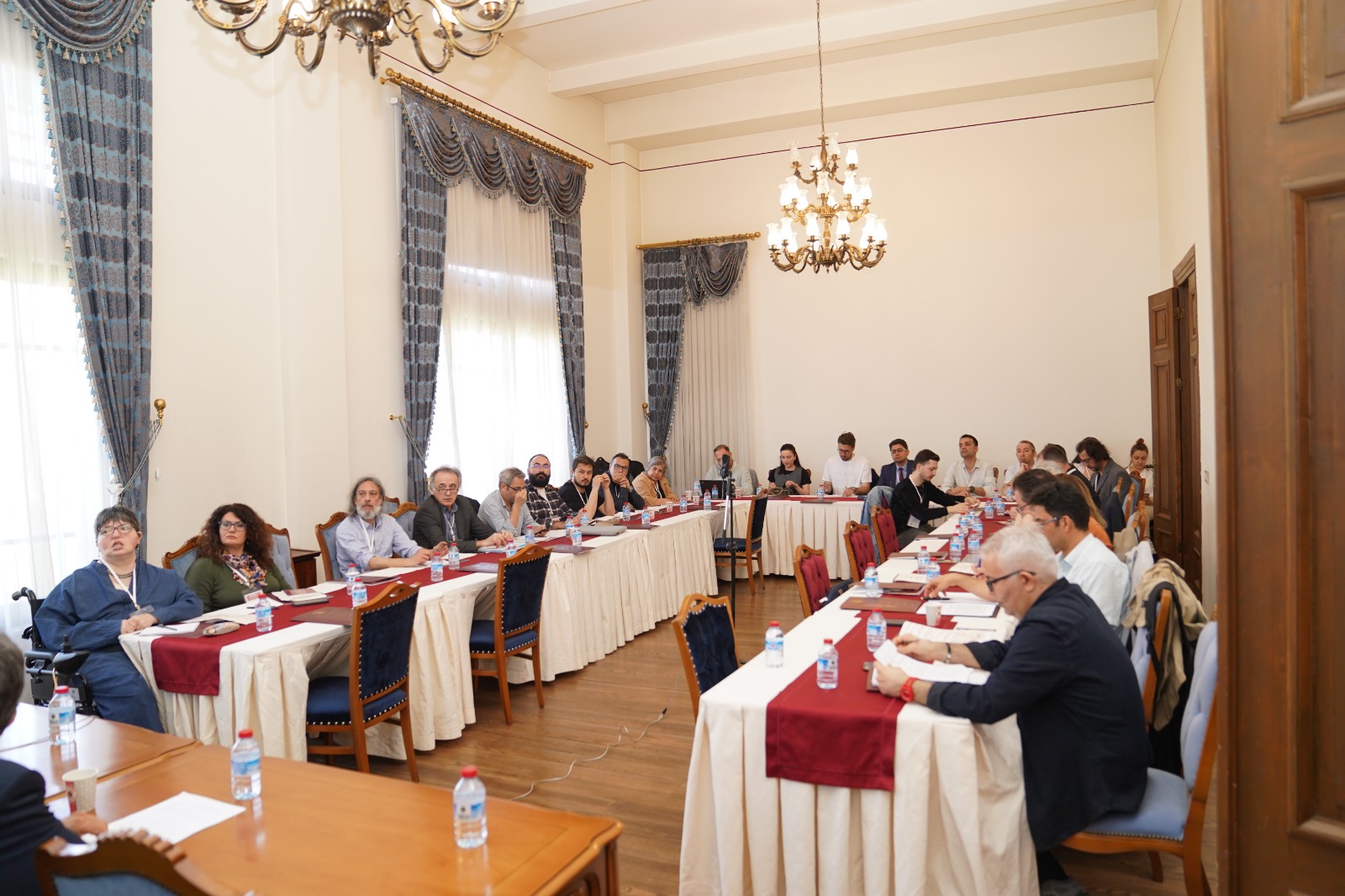 ASBÜ’de “Osmanlı Kara Savaşları Yuvarlak Masa Toplantısı” Gerçekleştirildi