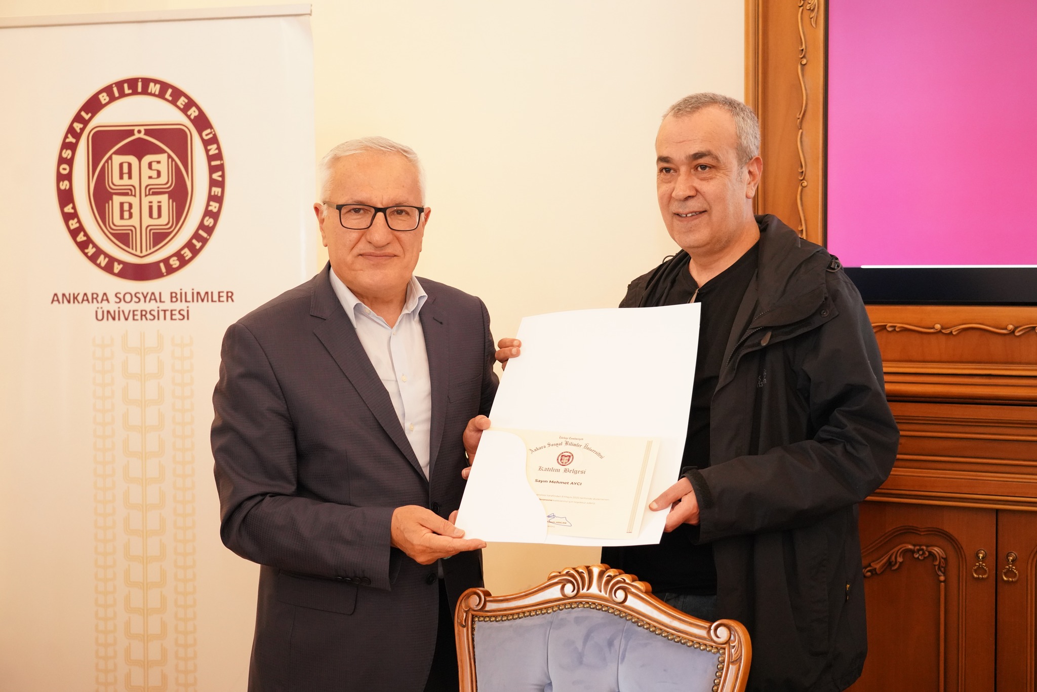 ASBÜ Türk Dili ve Edebiyatı Bölümü tarafından 8 Mayıs 2025 tarihinde düzenlenen Arif Nihat Asya Konferansı gerçekleştirildi.