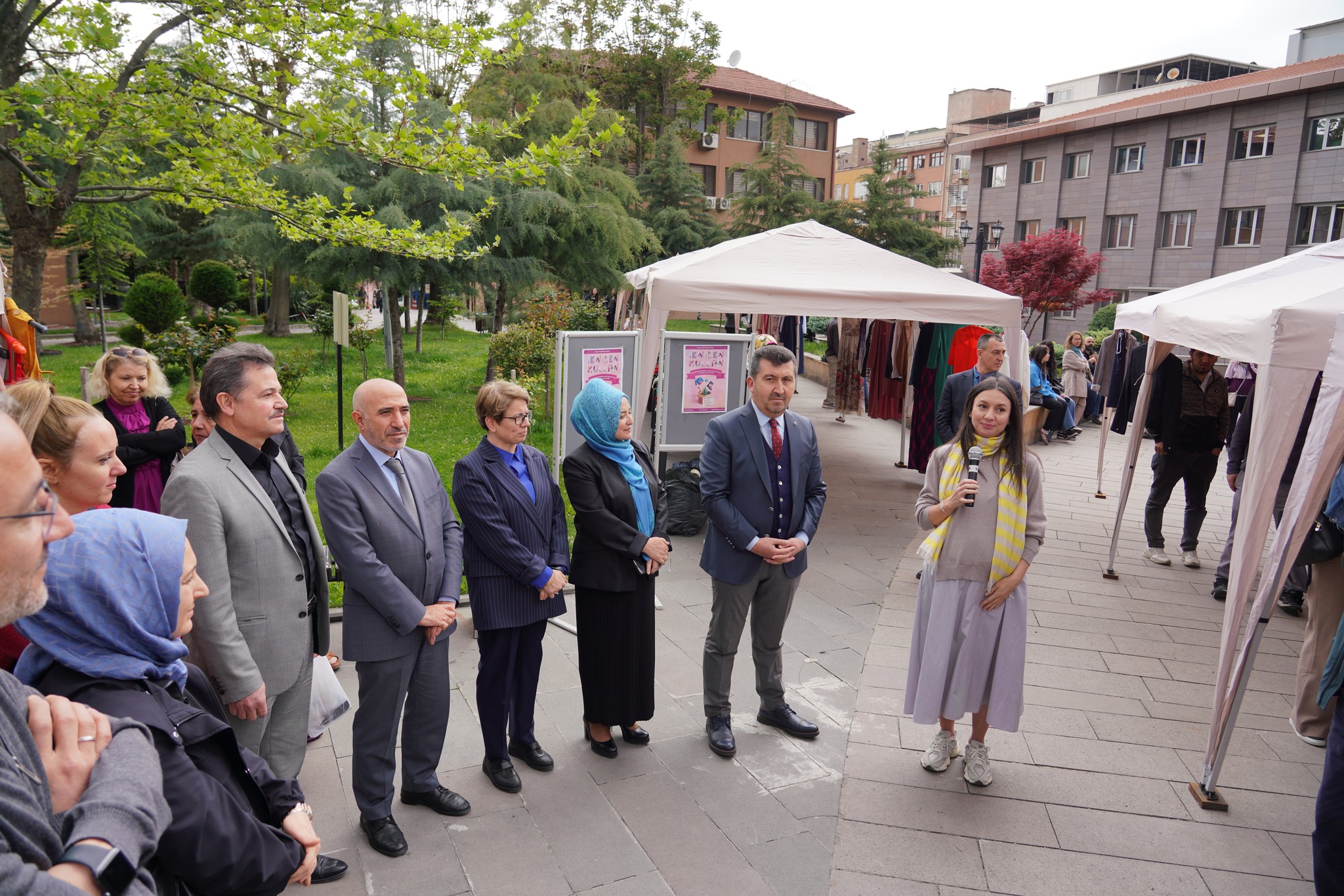 ASBÜ'de “12. Yeniden Kullan Sergisi” Açıldı 