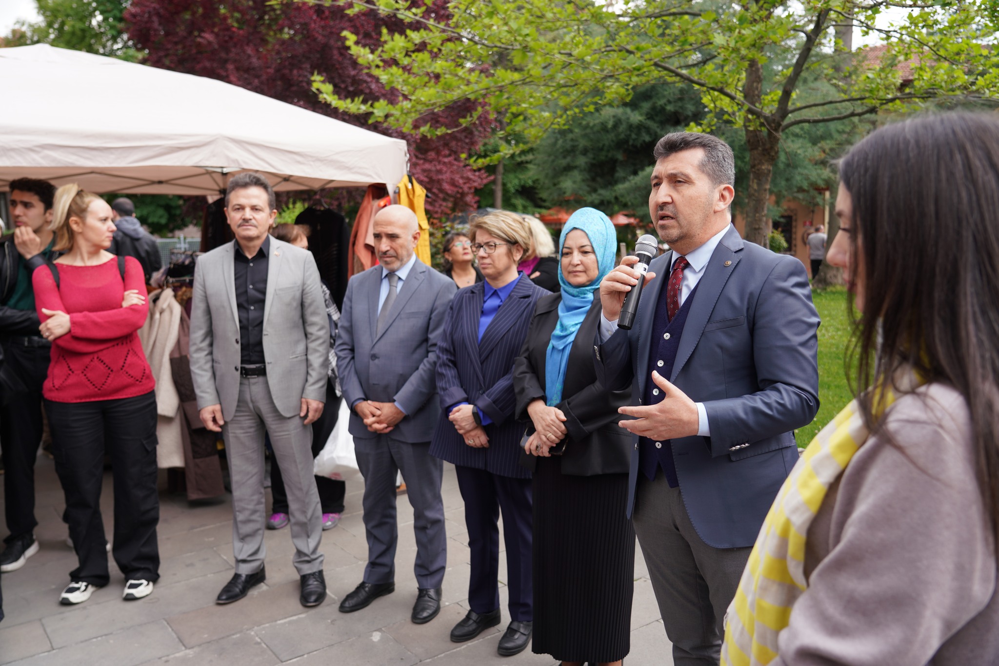 ASBÜ'de “12. Yeniden Kullan Sergisi” Açıldı 