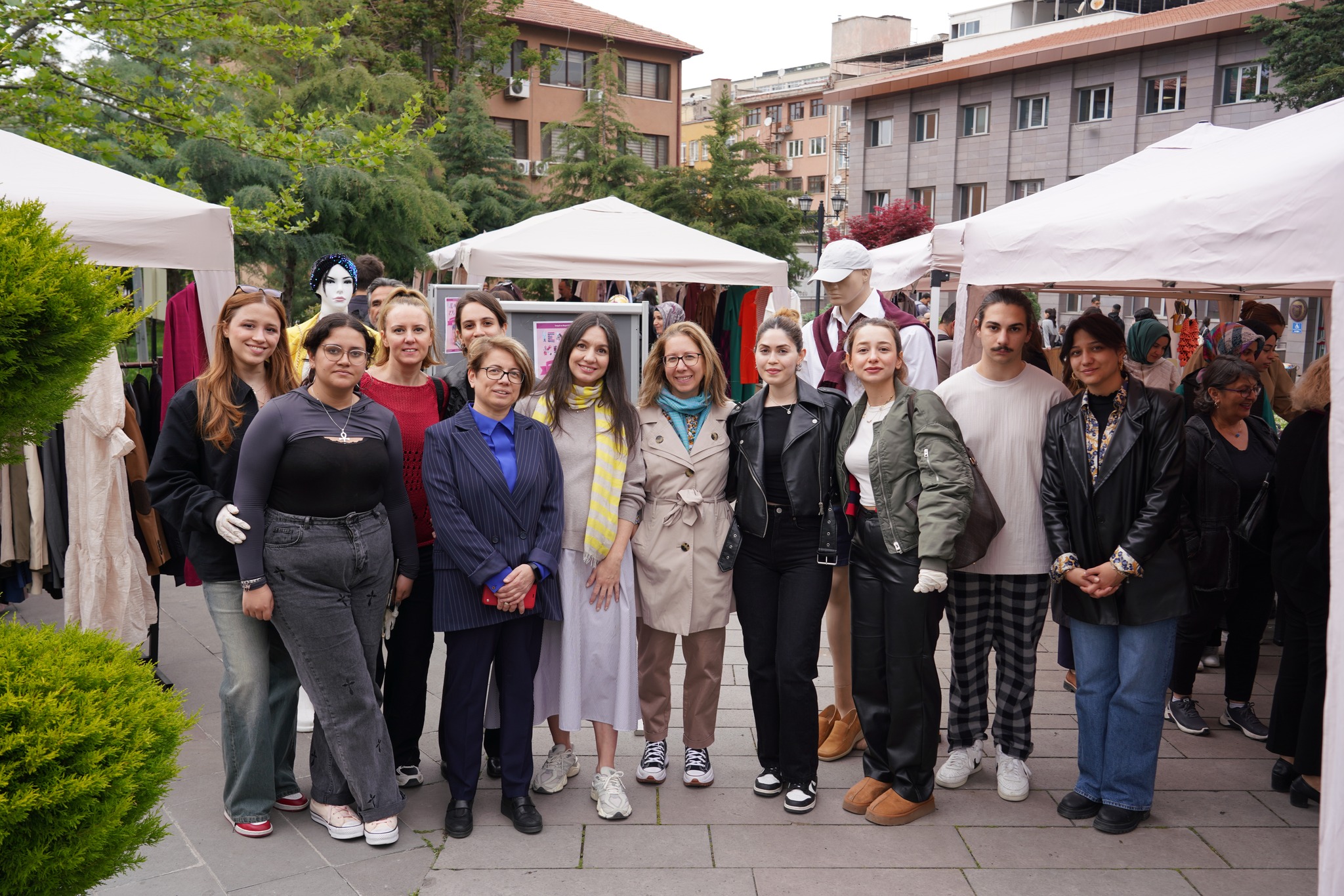 ASBÜ'de “12. Yeniden Kullan Sergisi” Açıldı 