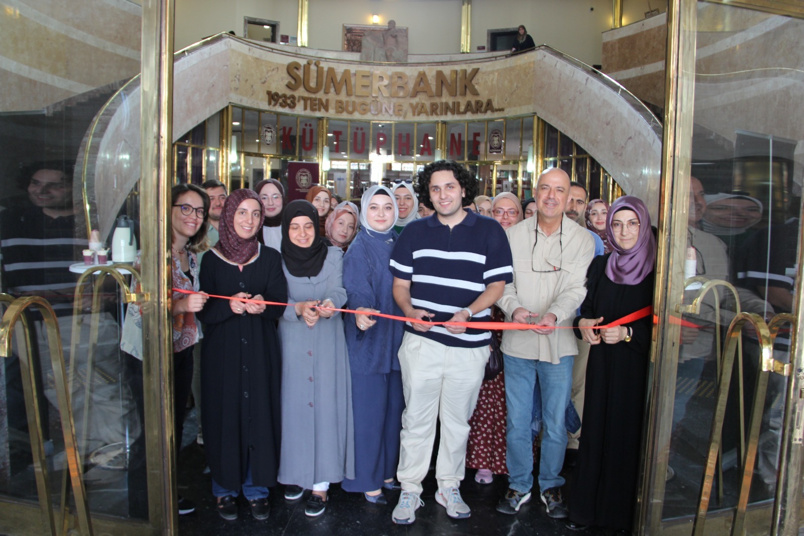 ASBÜ Berceste Sanat Öğrenci Topluluğu'nun Hat, Ebru, Tezhip, Seramik ve Motif Sanatları