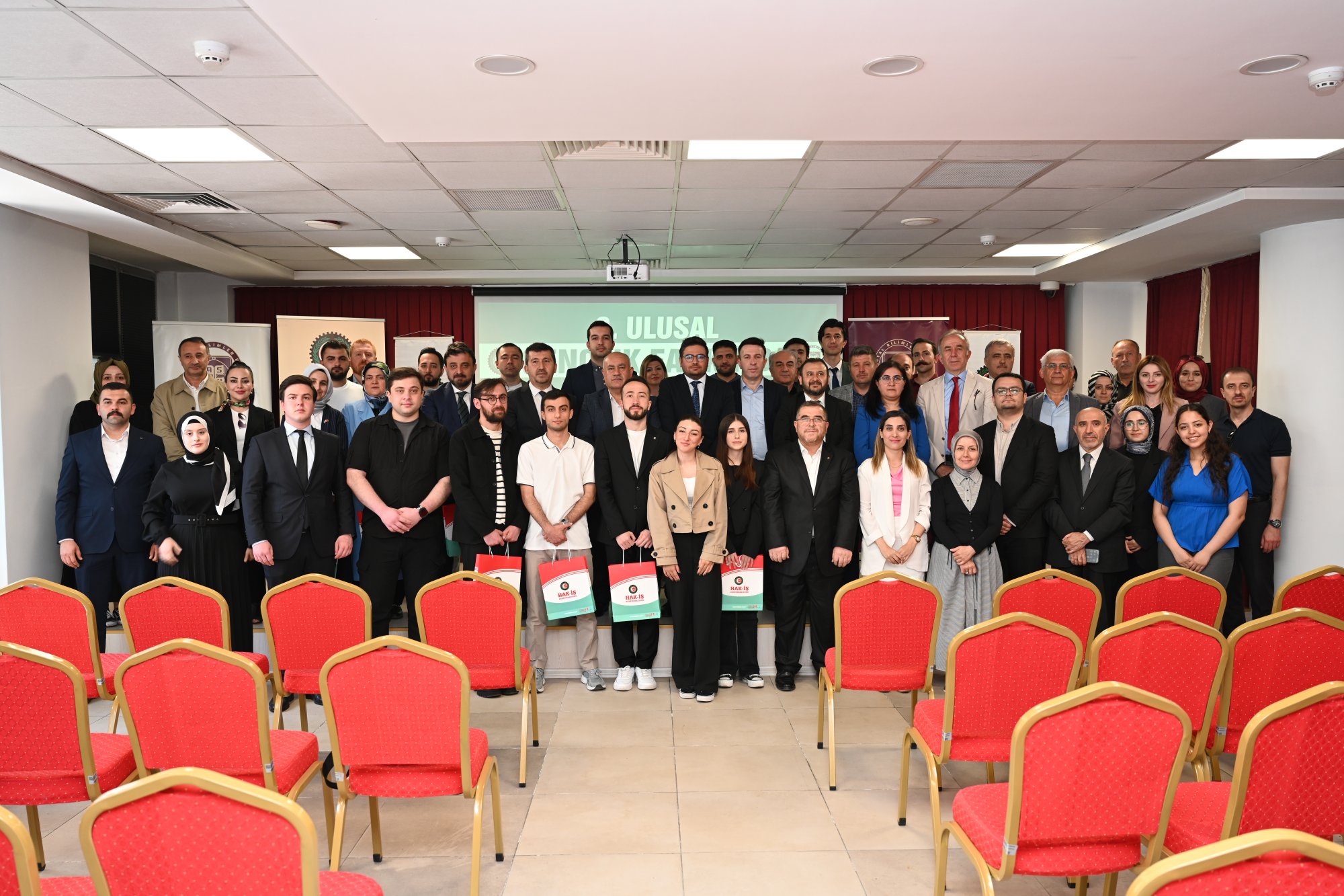 ASBÜ Ev Sahipliğinde  ''8. Ulusal Gençlik Farkında Proje Yarışması'' Ödül Töreni Düzenlendi