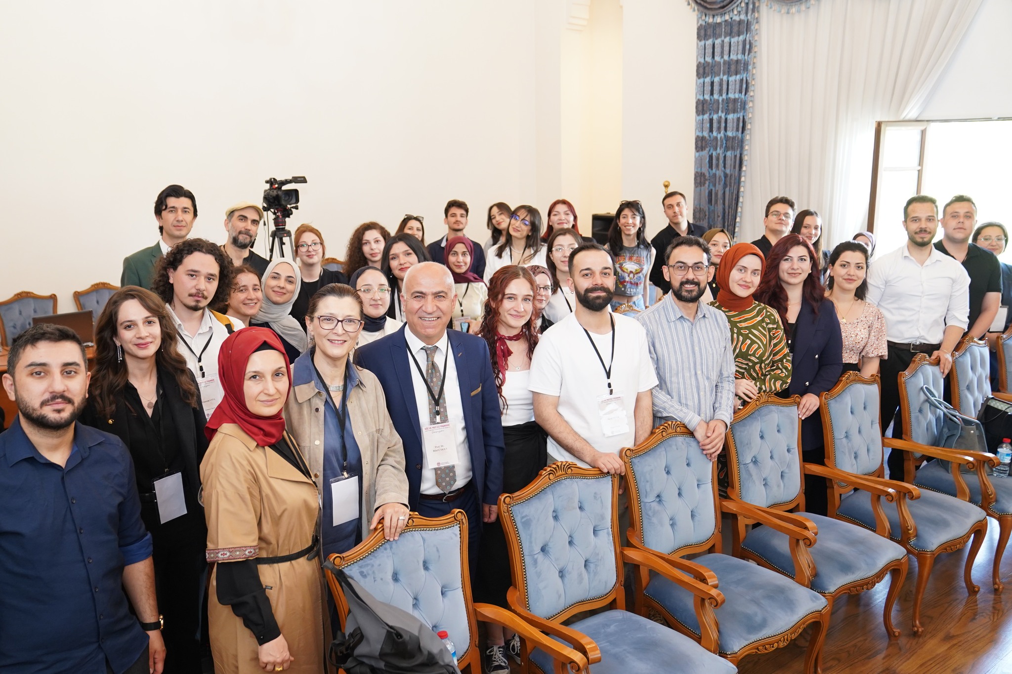 ASBÜ Türk Dili ve Edebiyatı Bölümü “Söz ve Yazı ile Yaşamak” Öğrenci Sempozyumunun Üçüncüsü Düzenlendi