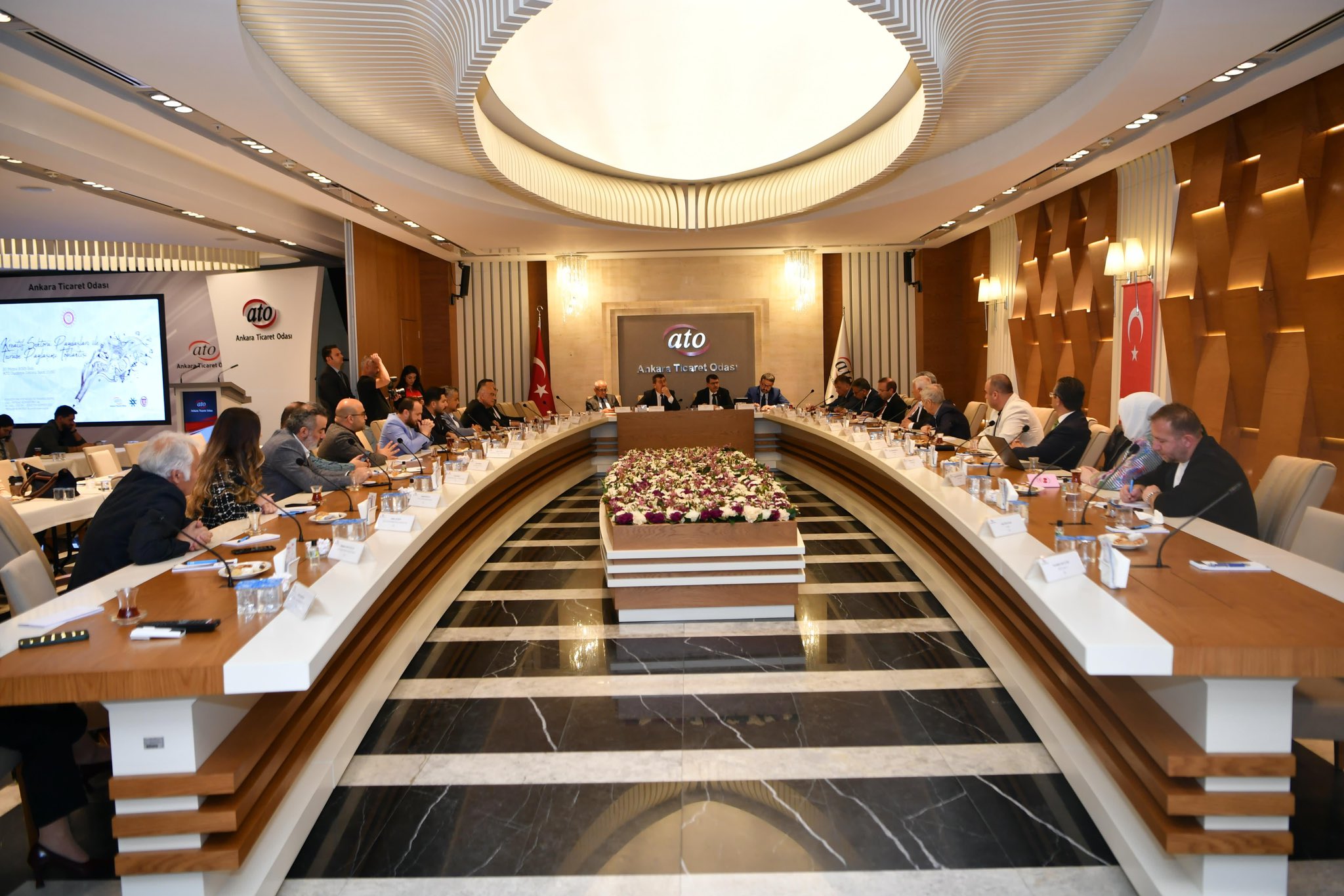 Bilge Yazarlar Projesi Kapsamında "Kreatif Sektör Paydaşları ile Tecrübe Paylaşımı Toplantısı" 