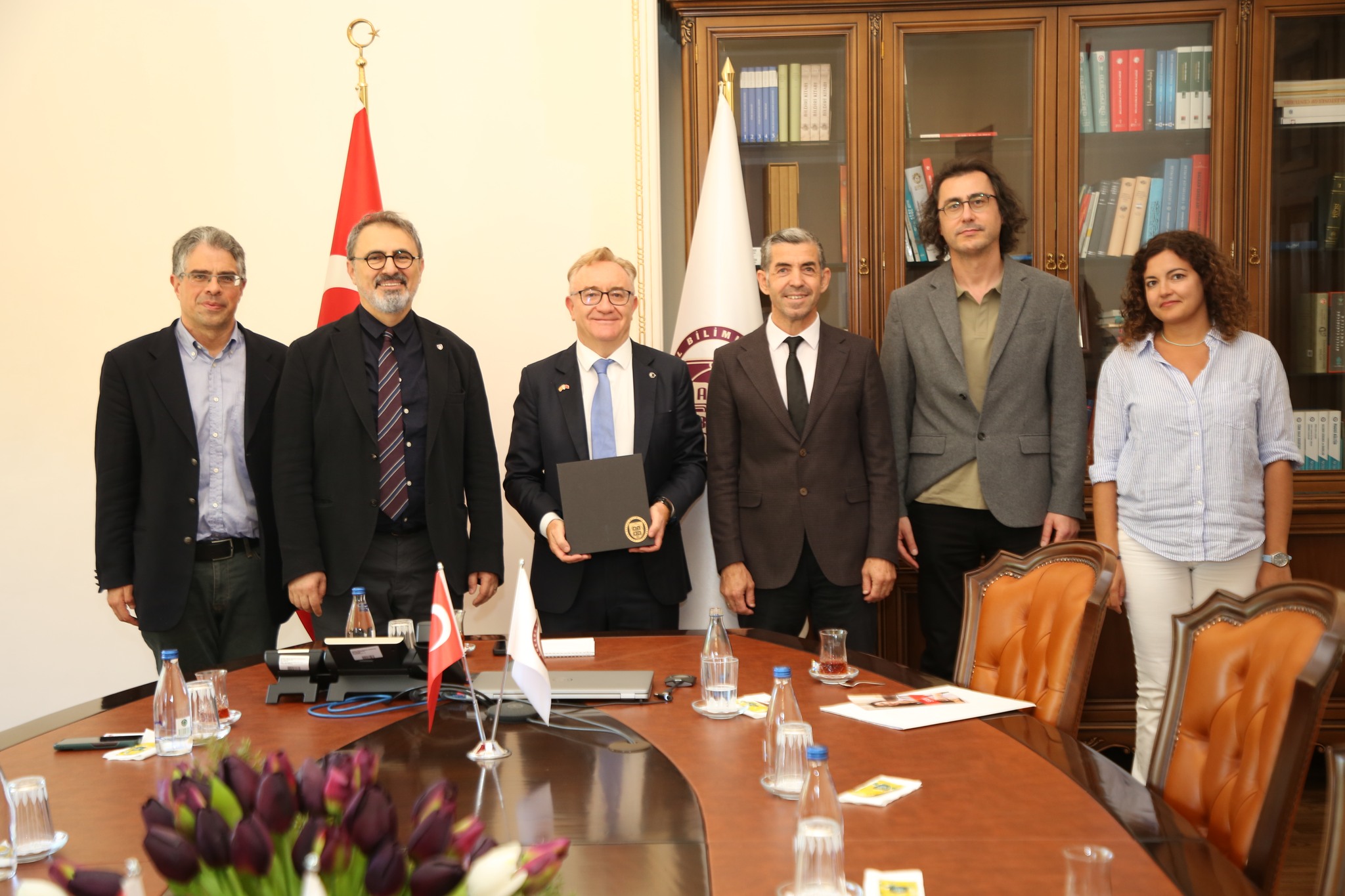 Ankara Sosyal Bilimler Üniversitesi (ASBÜ), İspanya Büyükelçiliği Eğitim Ataşesi Gilberto Terente Fernández'i ağırladı. 
