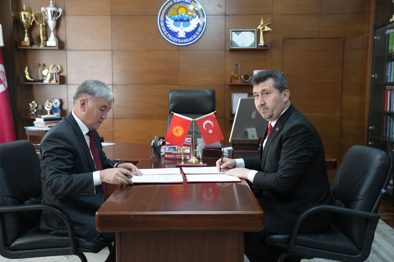 ASBÜ ile Kırgız-Özbek Uluslararası Batıralı Sıdıkov Üniversitesi Arasında İş Birliği Protokolü İmzalandı