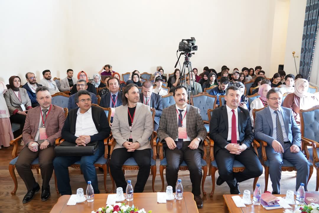 "Japonya'da İslam ve Diğer Dinler Sempozyumu"