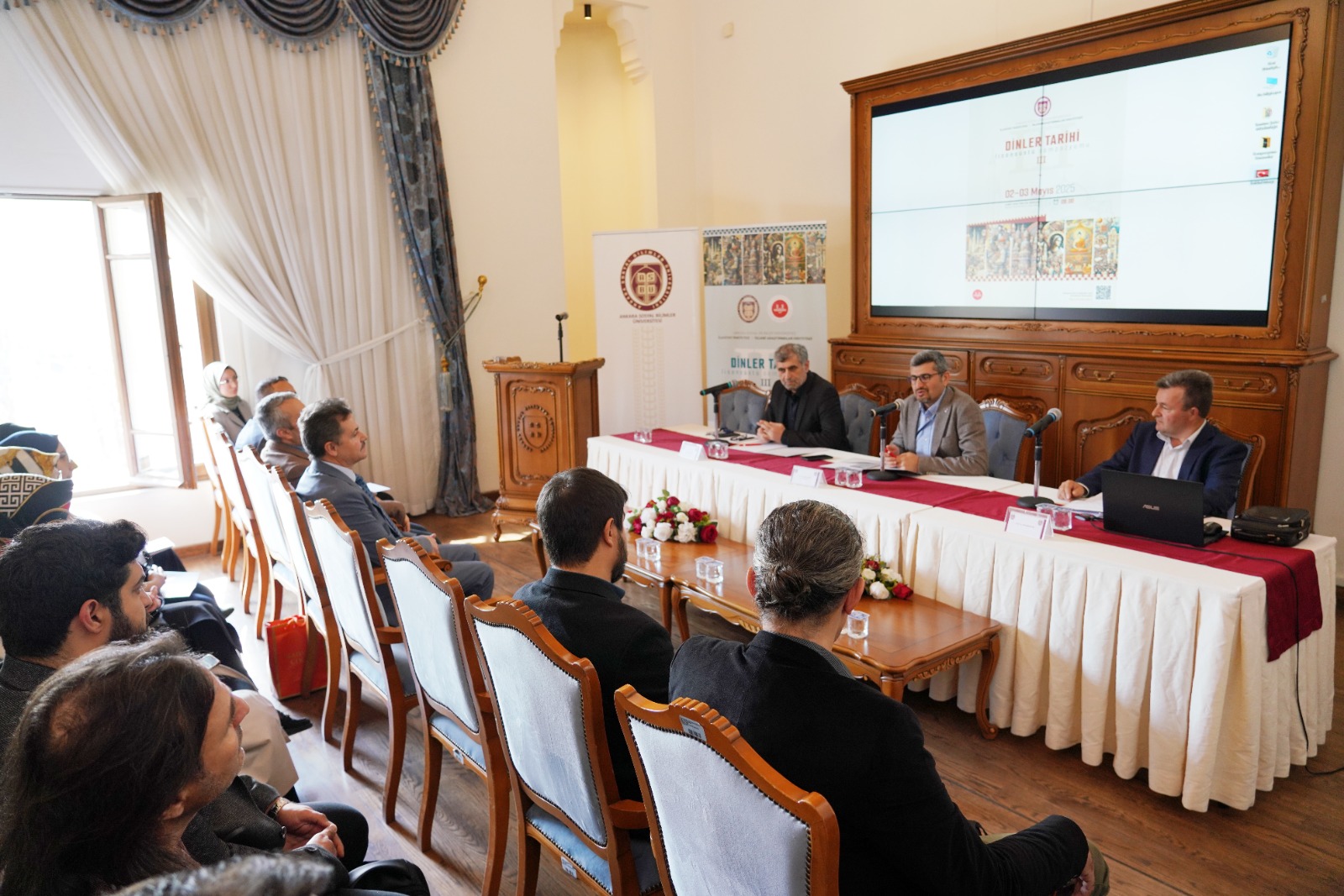 ASBÜ İlahiyat Fakültesi tarafından düzenlenen III. Dinler Tarihi sempozyumu 2-3 Mayıs 2025 tarihinde gerçekleştirilmiştir.