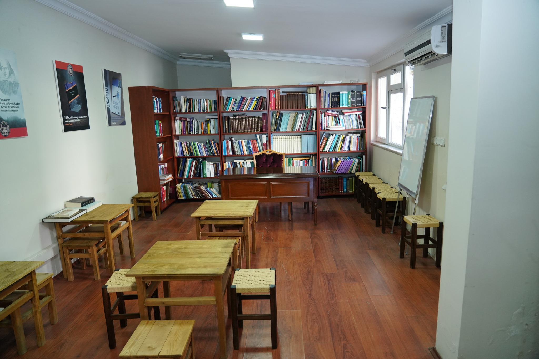 bilim kafe içeriden çekilmiş