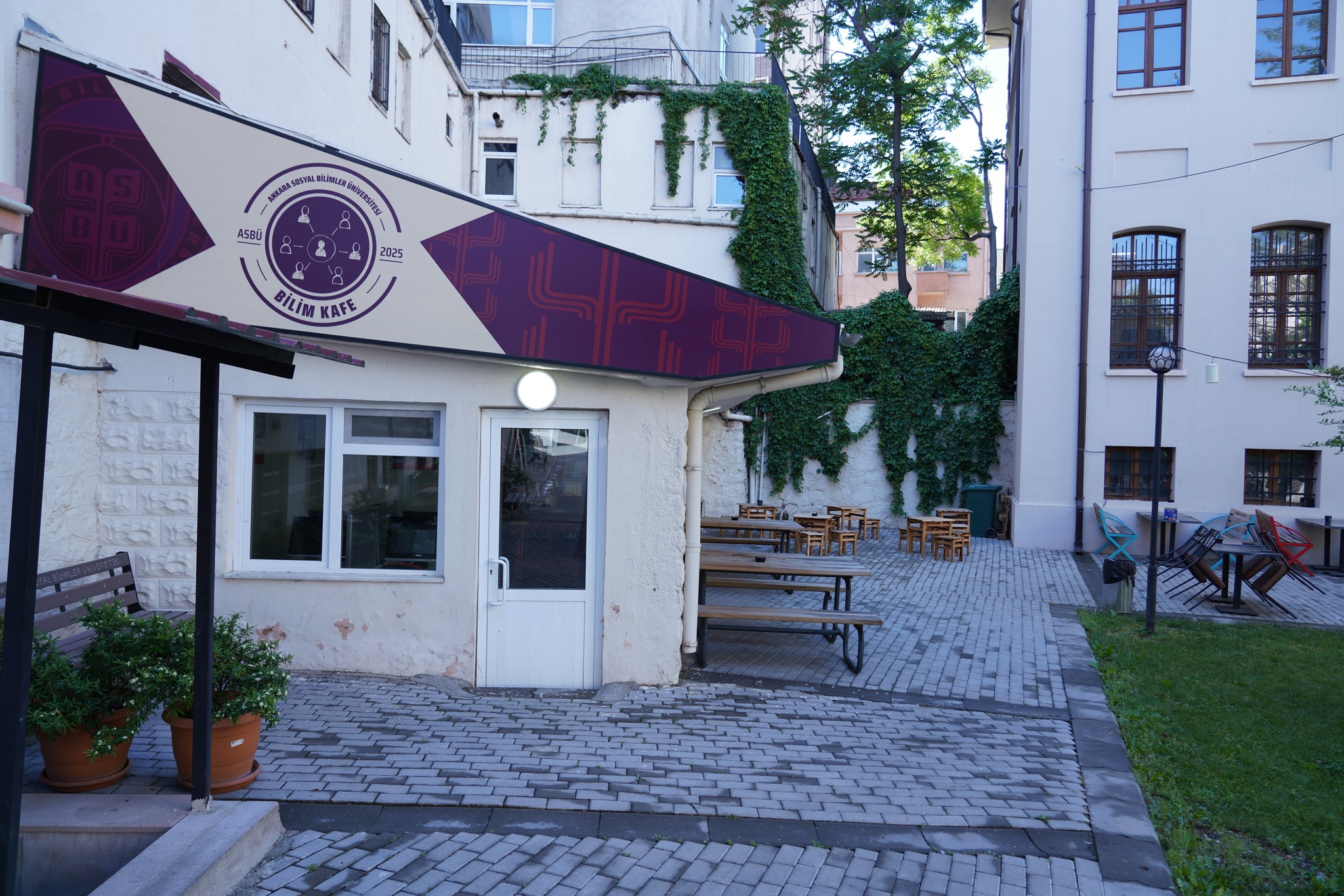bilim kafe dıştan çekilmiş fotoğrafı