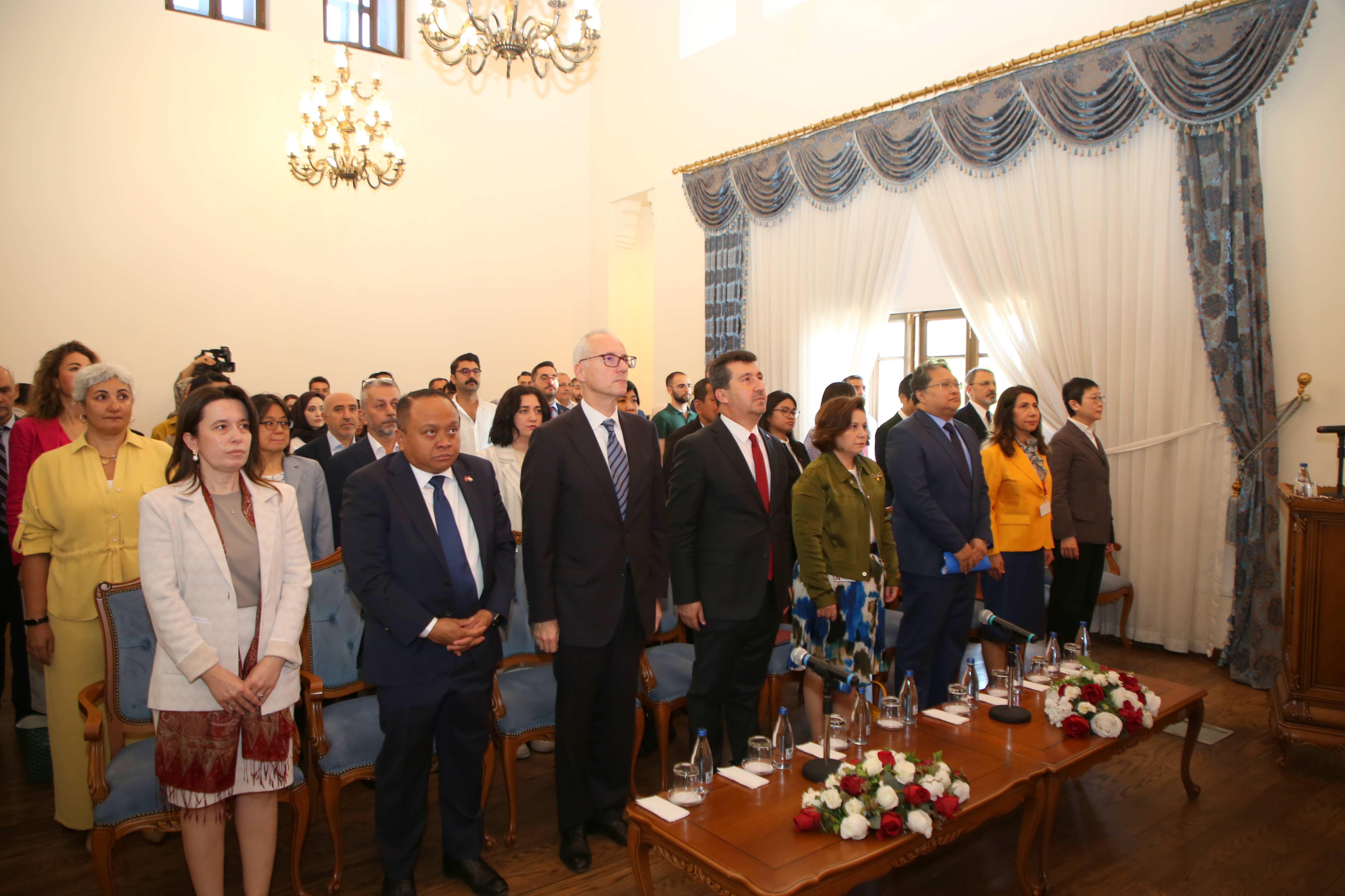 kurdele kesiliyor