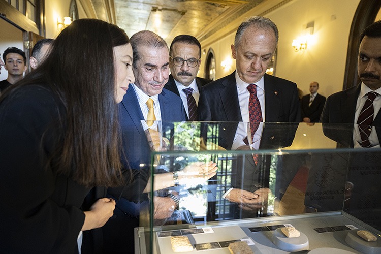 T.C. Kültür ve Turizm Bakanlığı’nın Irak’a iadesini sağladığı kültür mirası çivi yazılı belgelerinin tanısını Prof. Dr. Selim Ferruh Adalı gerçekleştirdi