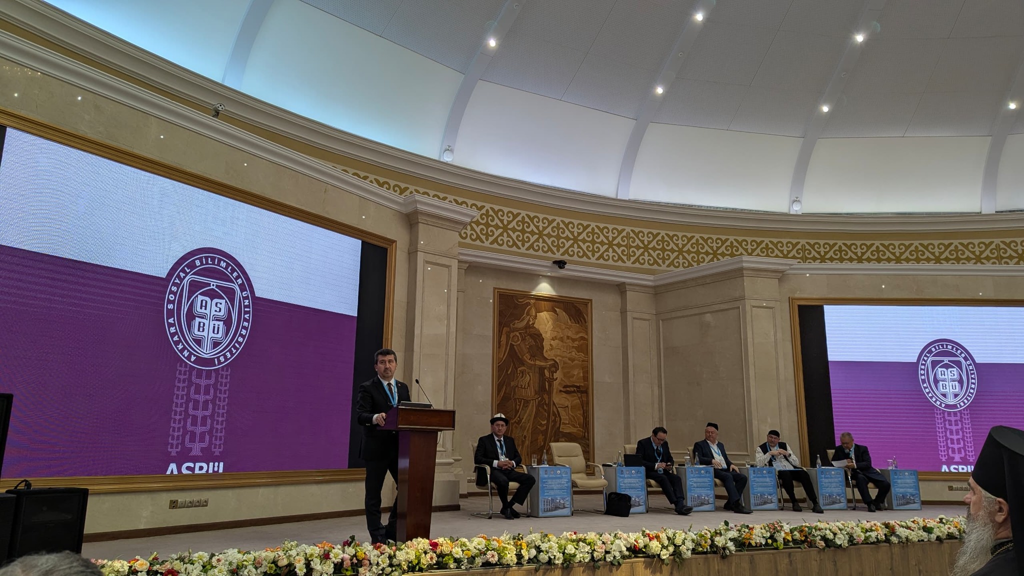 ASBÜ Rektörü Prof. Dr. Musa Kâzım Arıcan Bişkek’te “Orta Asya’da Din Eğitiminin Dünü Bugünü ve Yarını” Uluslararası Konferansı'nda Yeni Yönelimleri Anlattı