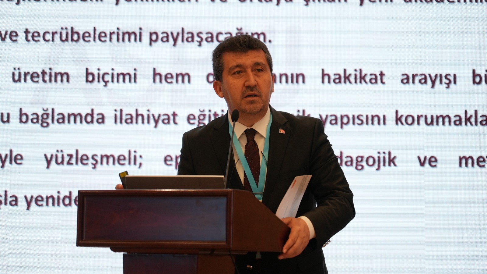 ASBÜ Rektörü Prof. Dr. Musa Kâzım Arıcan Bişkek’te “Orta Asya’da Din Eğitiminin Dünü Bugünü ve Yarını” Uluslararası Konferansı'nda Yeni Yönelimleri Anlattı