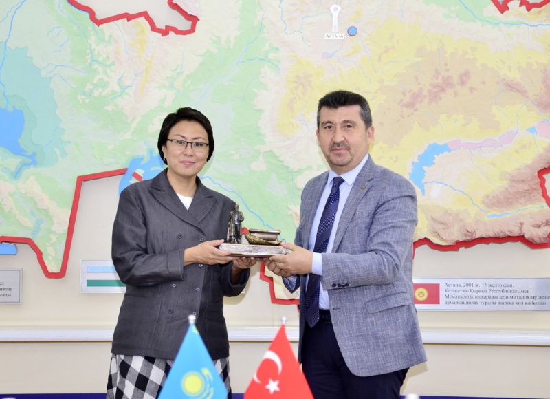 ASBÜ Heyeti Abay Kazak Milli Pedagoji Üniversitesi’nde Resmî Temaslarda Bulundu