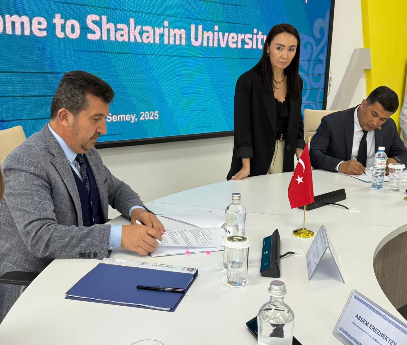 ASBÜ ile Shakarim Üniversitesi Arasında Akademik İş Birliği Protokolü İmzalandı