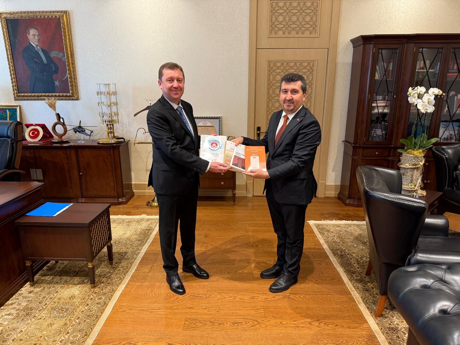 Cumhurbaşkanlığı Genel Sekreteri Hakkı Susmaz’a ASBÜ Rektörü Prof. Dr. Musa Kazım Arıcan’dan Ziyaret
