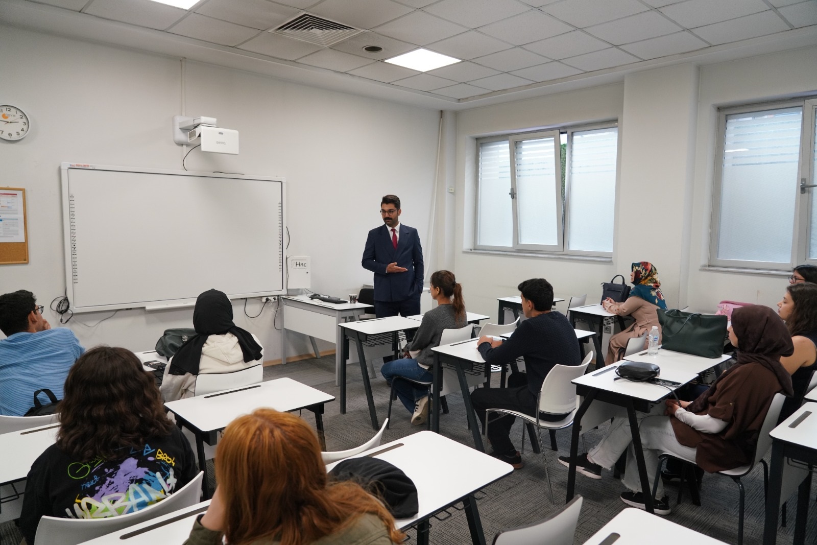ASBÜ’de Oryantasyon ve Birim Tanıtım Programı Gerçekleştirildi