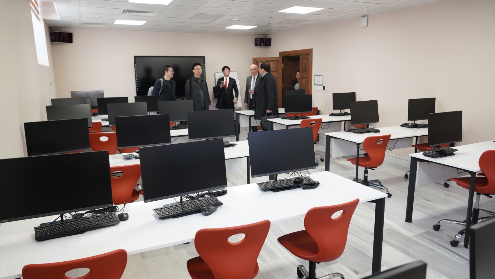 japon Heyeti ASBÜ Japonca Mütercim-Tercümanlık Anabilim Dalında İncelemelerde Bulundu 