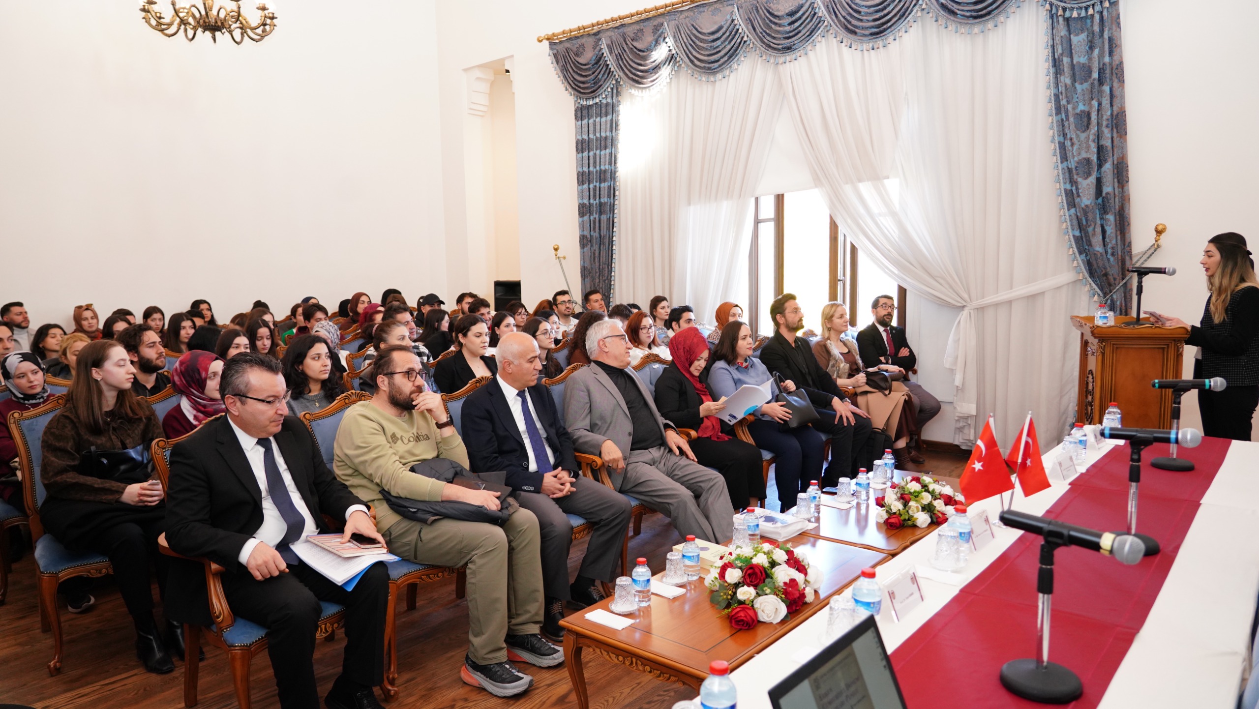 ASBÜ’de “Erken Cumhuriyet Dönemi Yazarları” 
