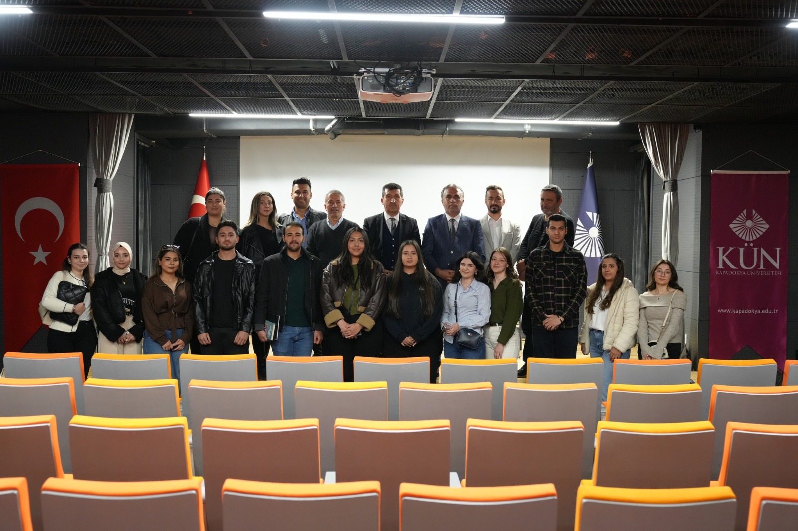 merhum Doğan’ın “Çizgilerde Yaşamak” 
