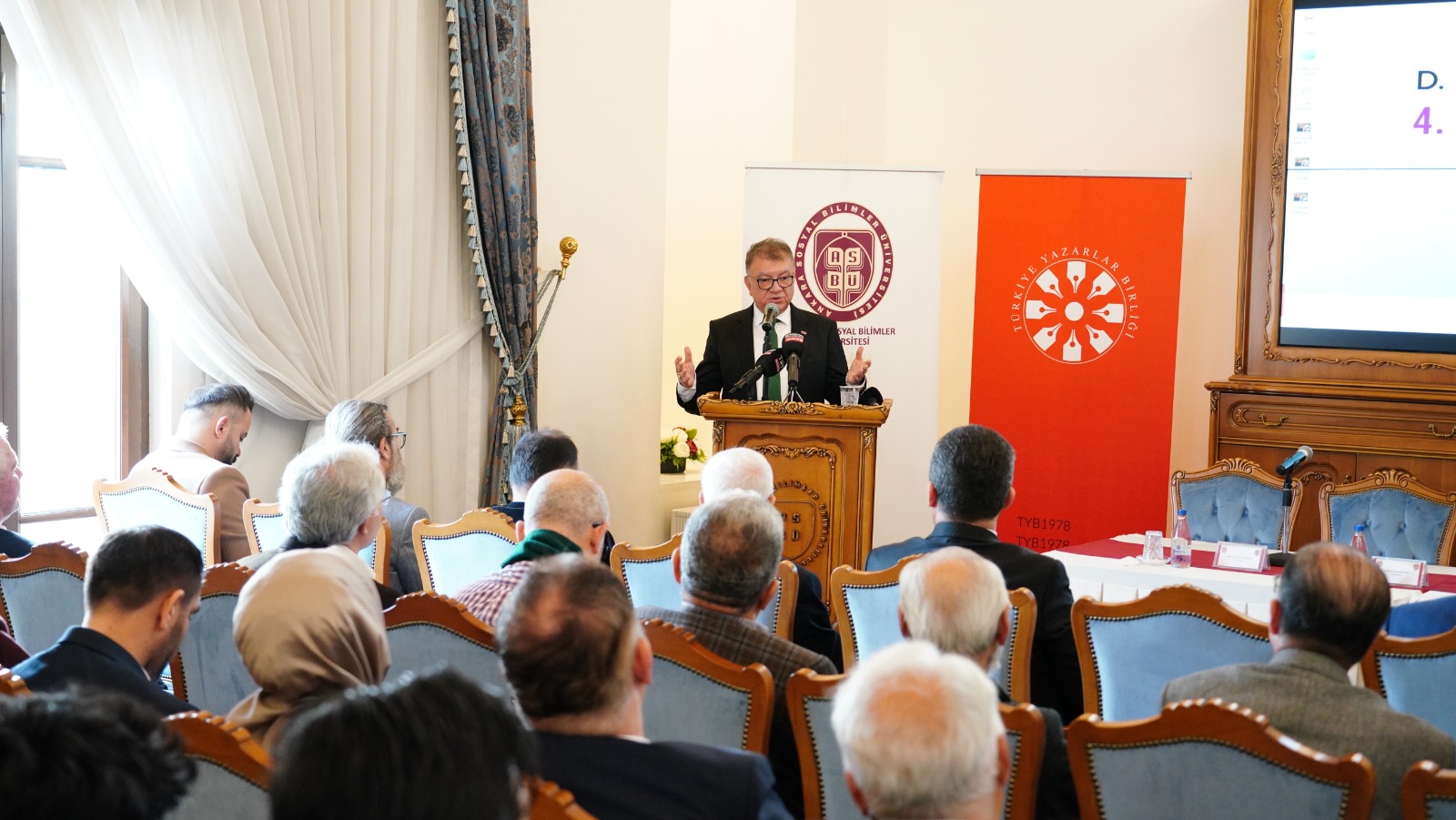  bir araya getirildi. 