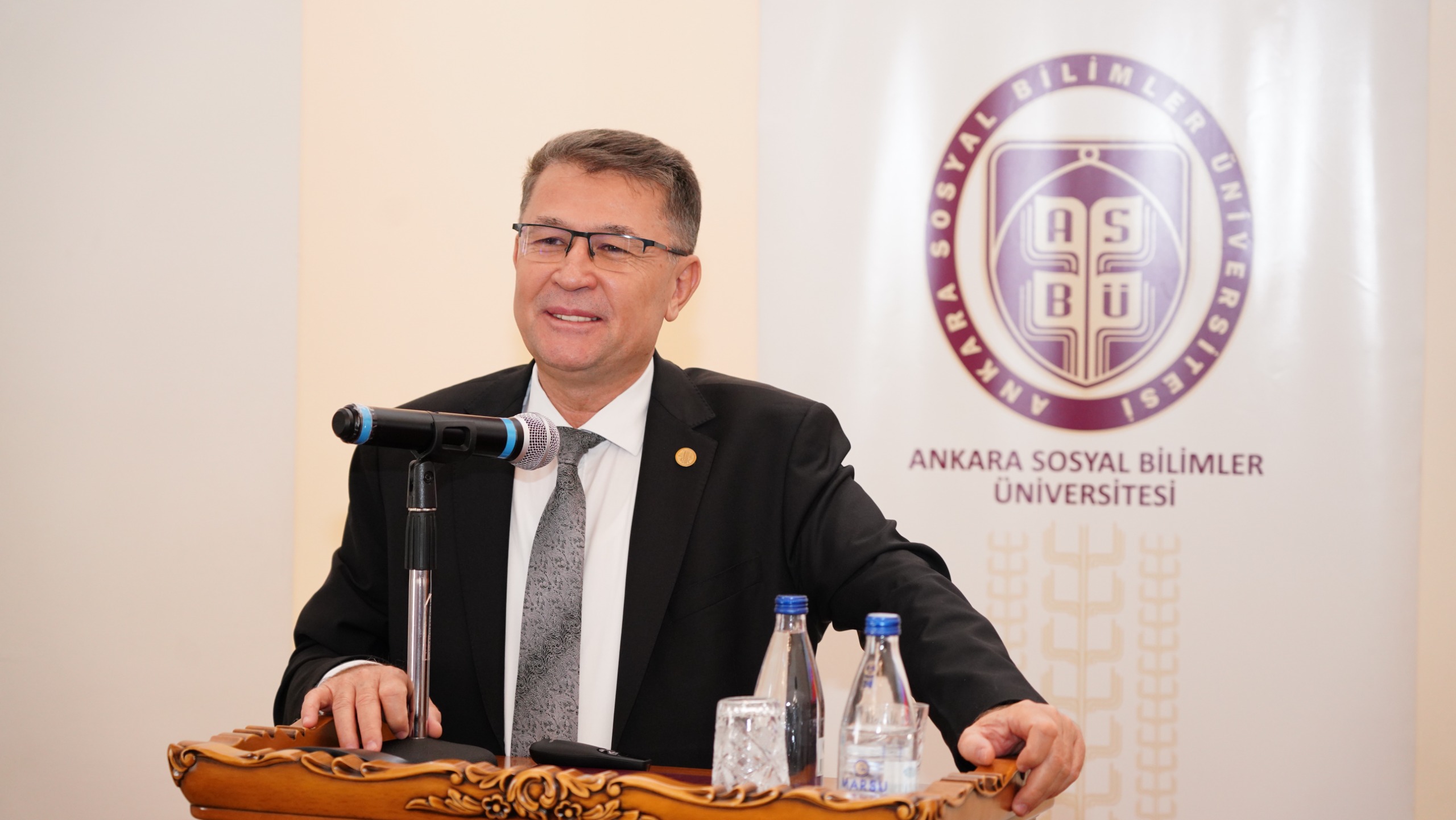 “15 Aralık Dünya Türk Dili Ailesi Günü” 