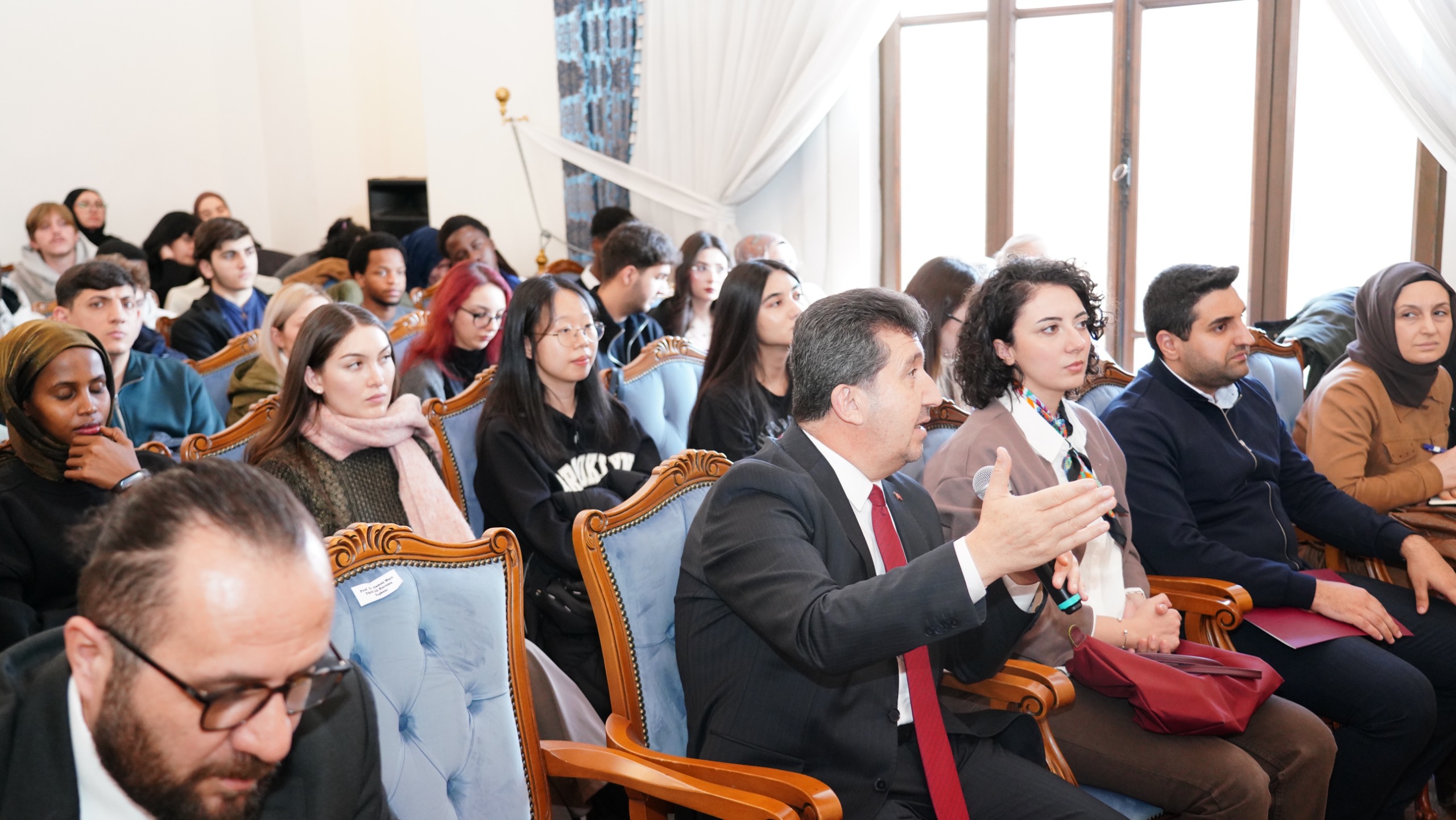 tarihsel kökleri ile 