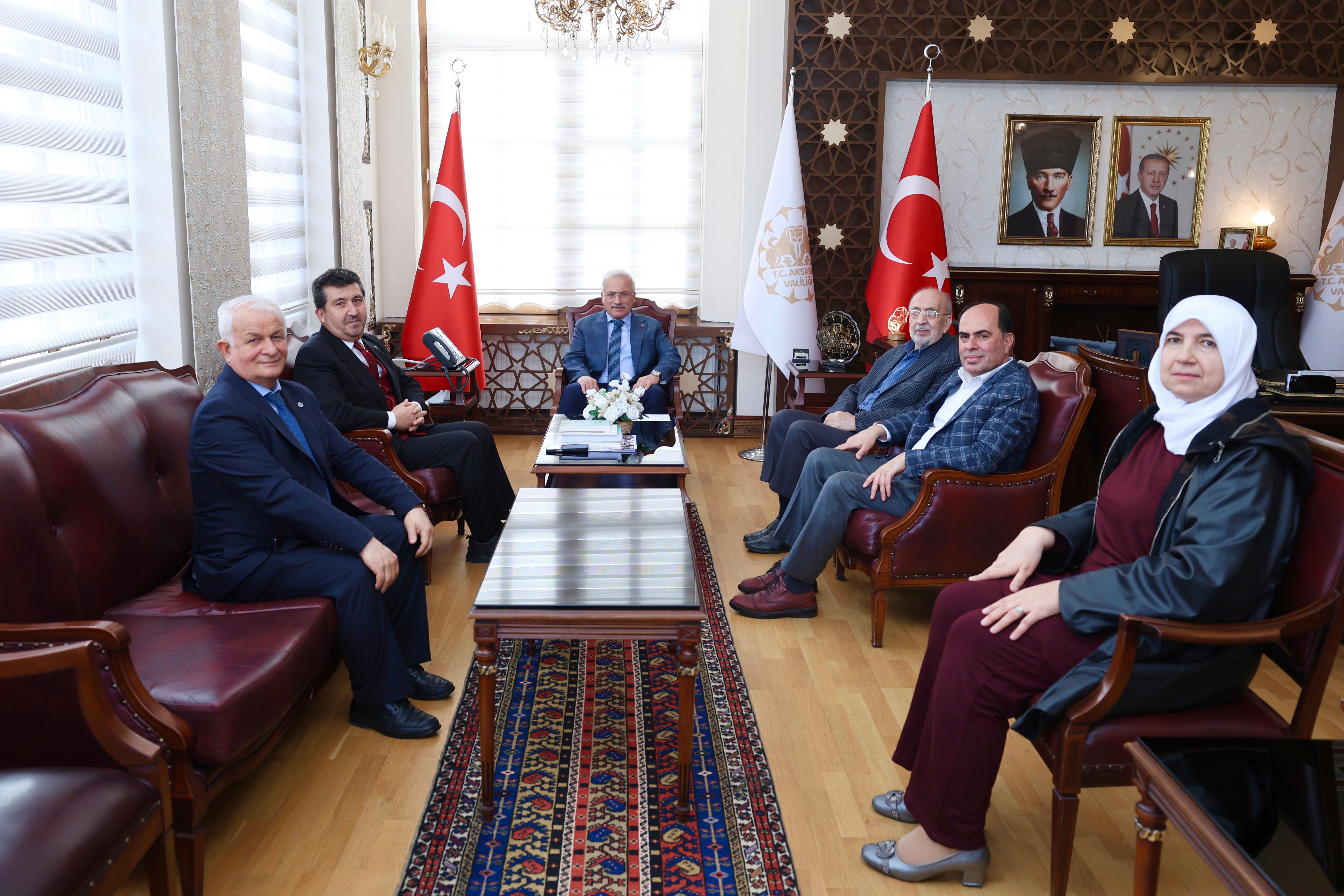 ASBÜ Rektörü 