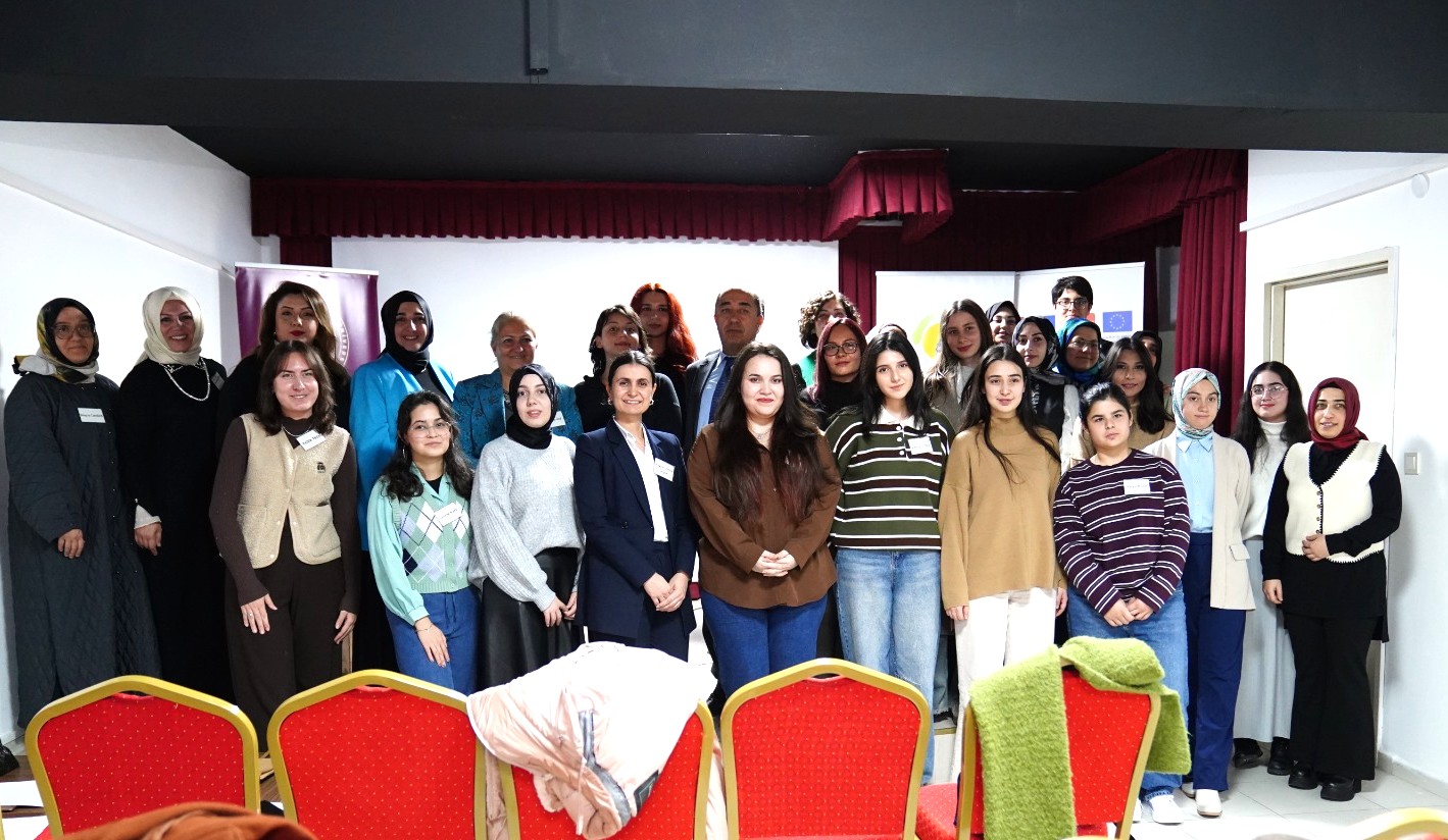 Youth is Weaving Their Future” projesinin çalıştayı, 