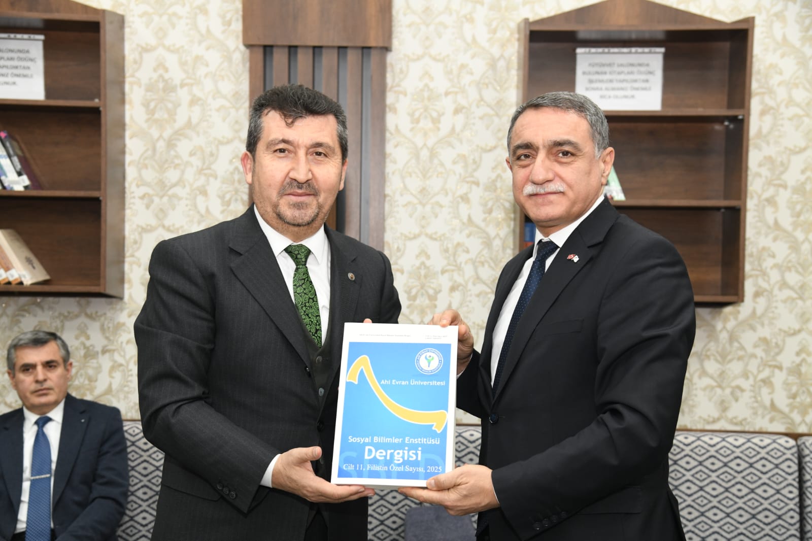  bu alanların ahlaki, kültürel ve toplumsal boyutlarıyla 