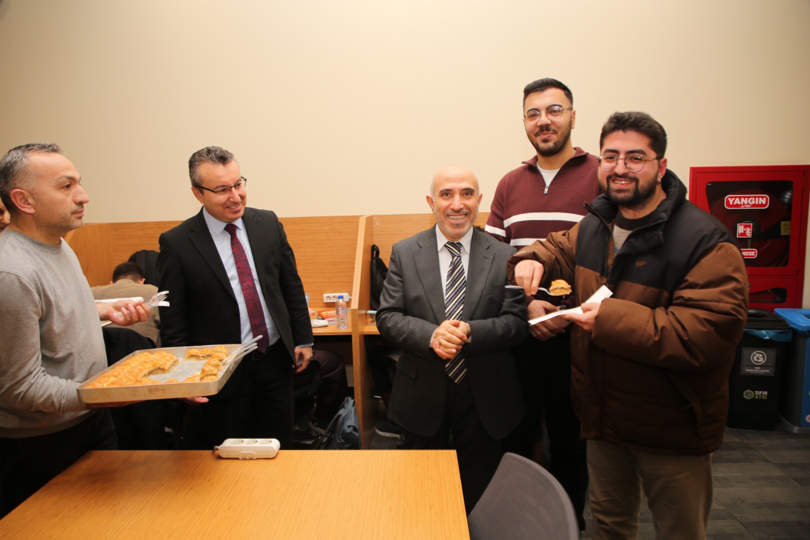 (ASBÜ) Rektör Yardımcısı
