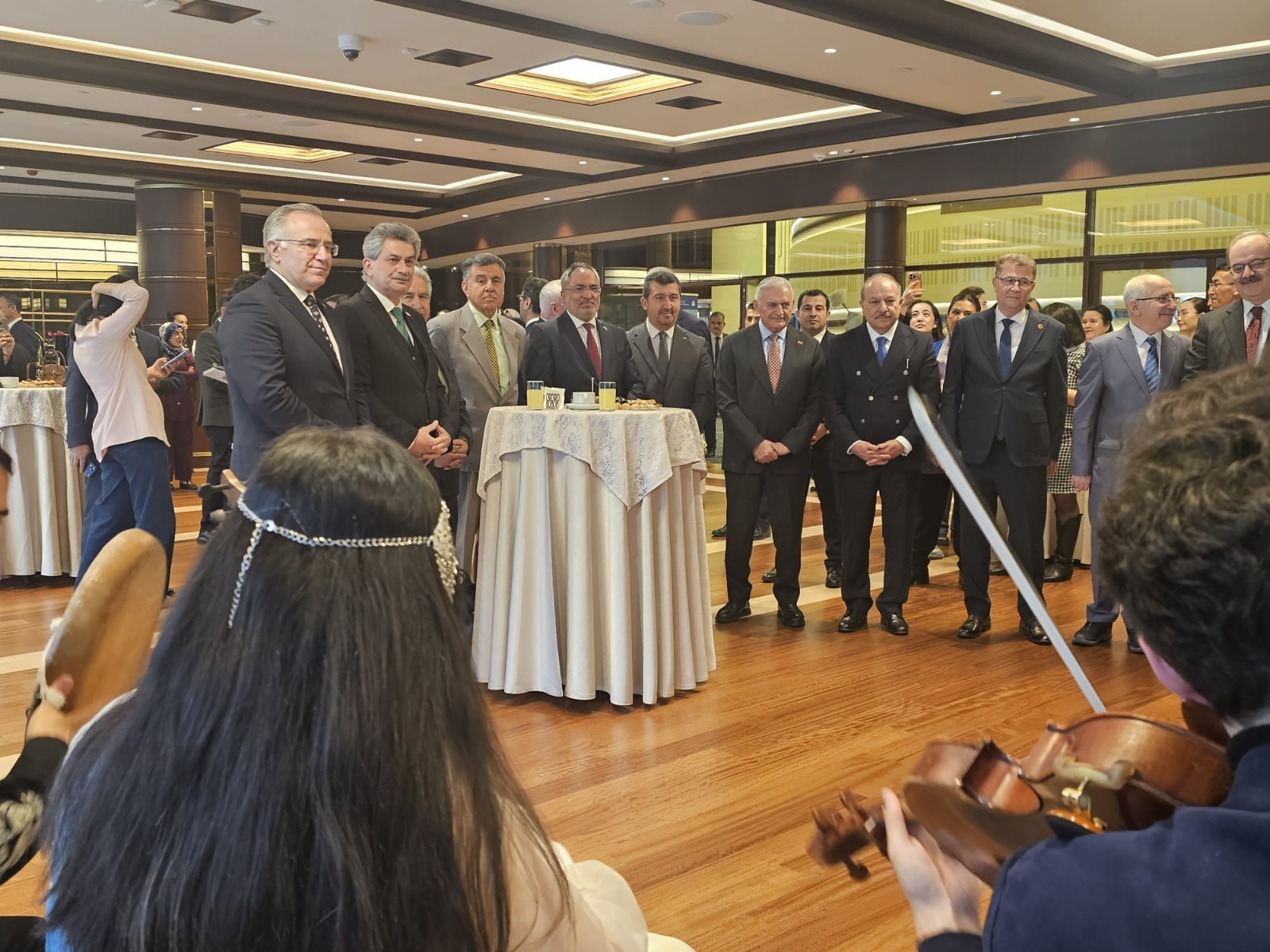 ASBÜ Rektörü 