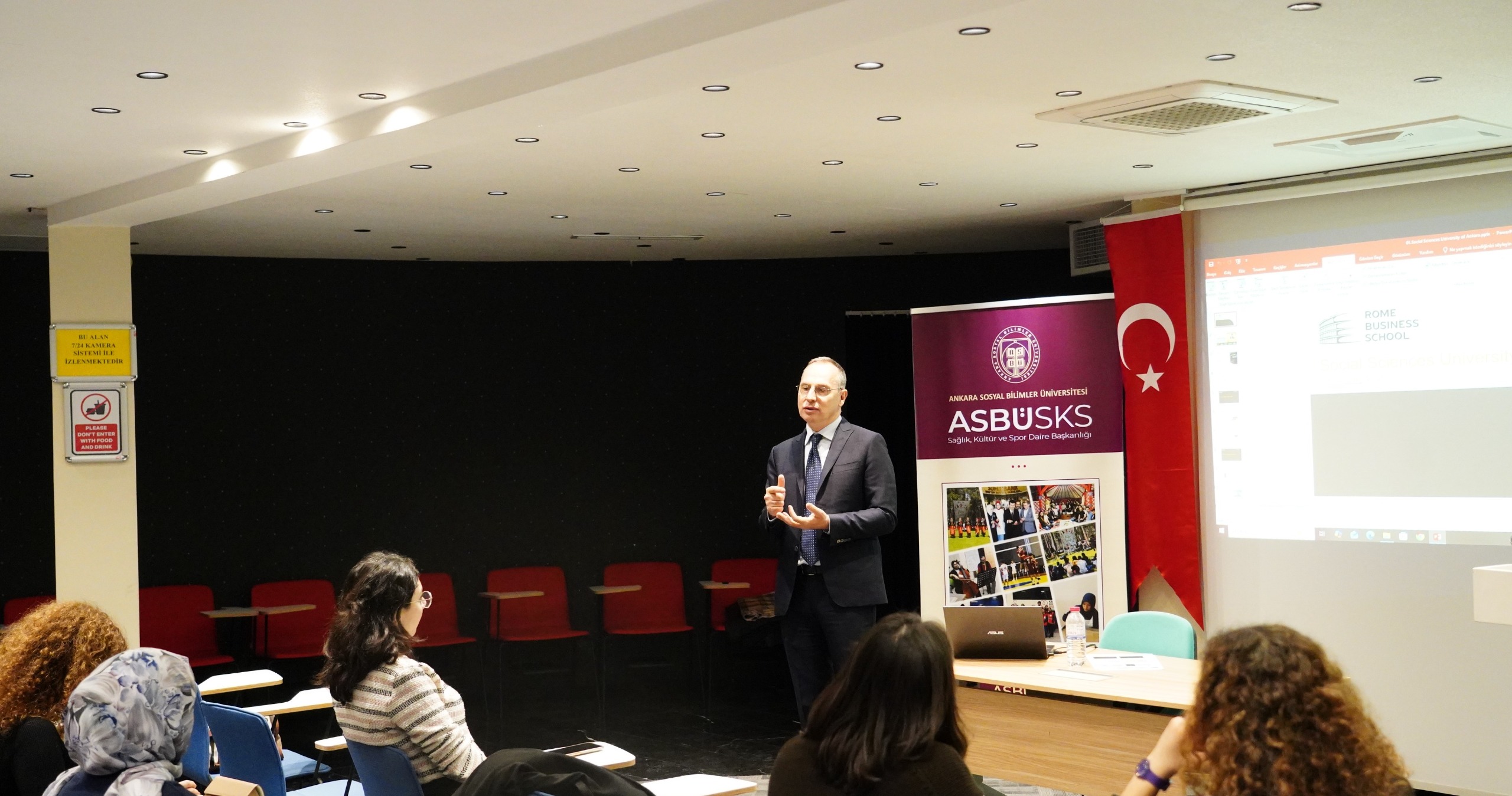 Rome Business School Tarafından Üniversitemizde Seminer Düzenlendi  Ankara Sosyal Bilimler Üniversitesi’nde 9 Şubat 2026 Pazartesi günü Sümerbank Etkinlik Salonu’nda Rome Business School tarafından seminer programı düzenlendi.