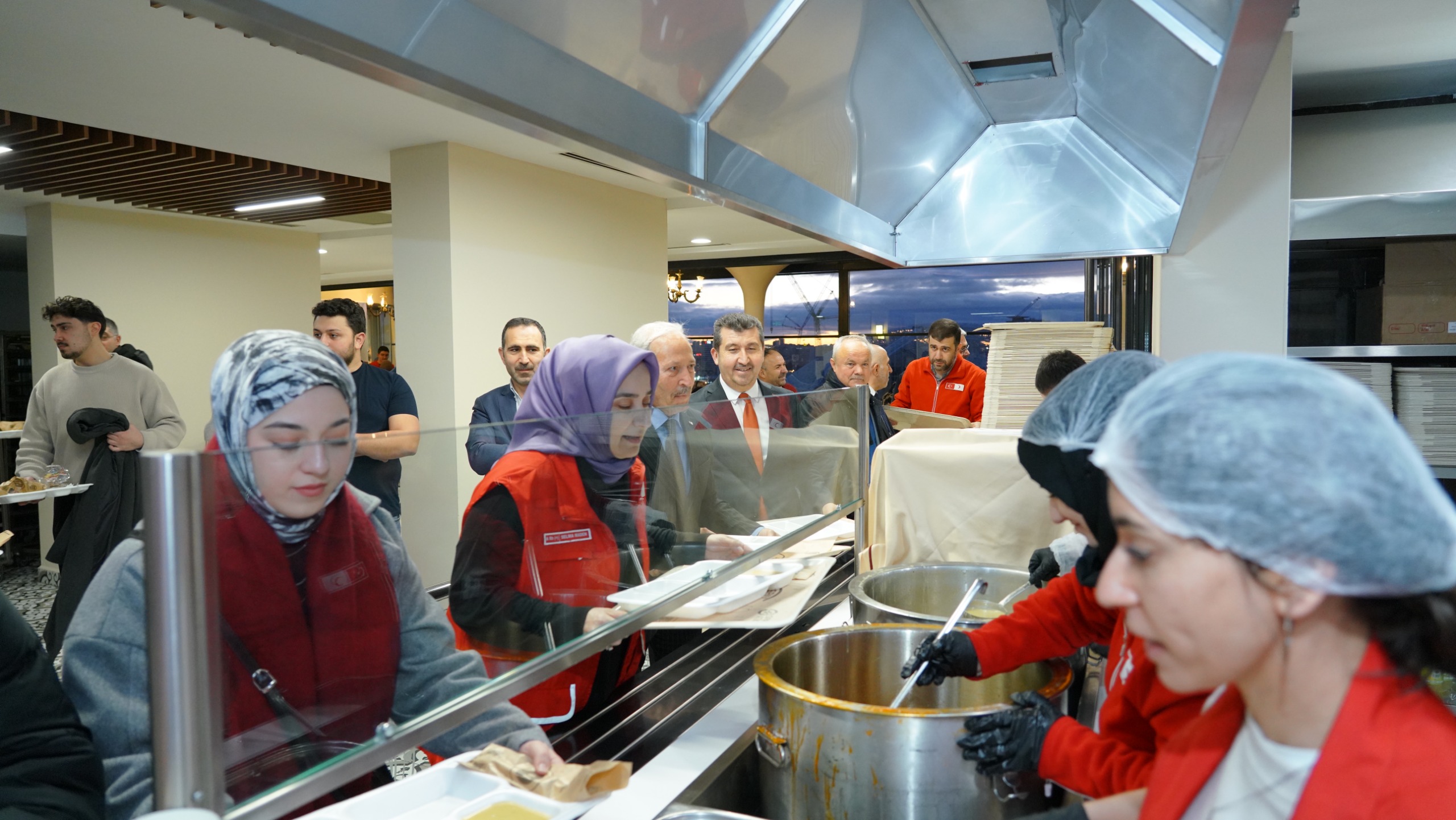 Gönül Köprüleri İftar Sofrasında Kuruldu: Gençlikle Baş Başa Bir Ramazan Akşamı