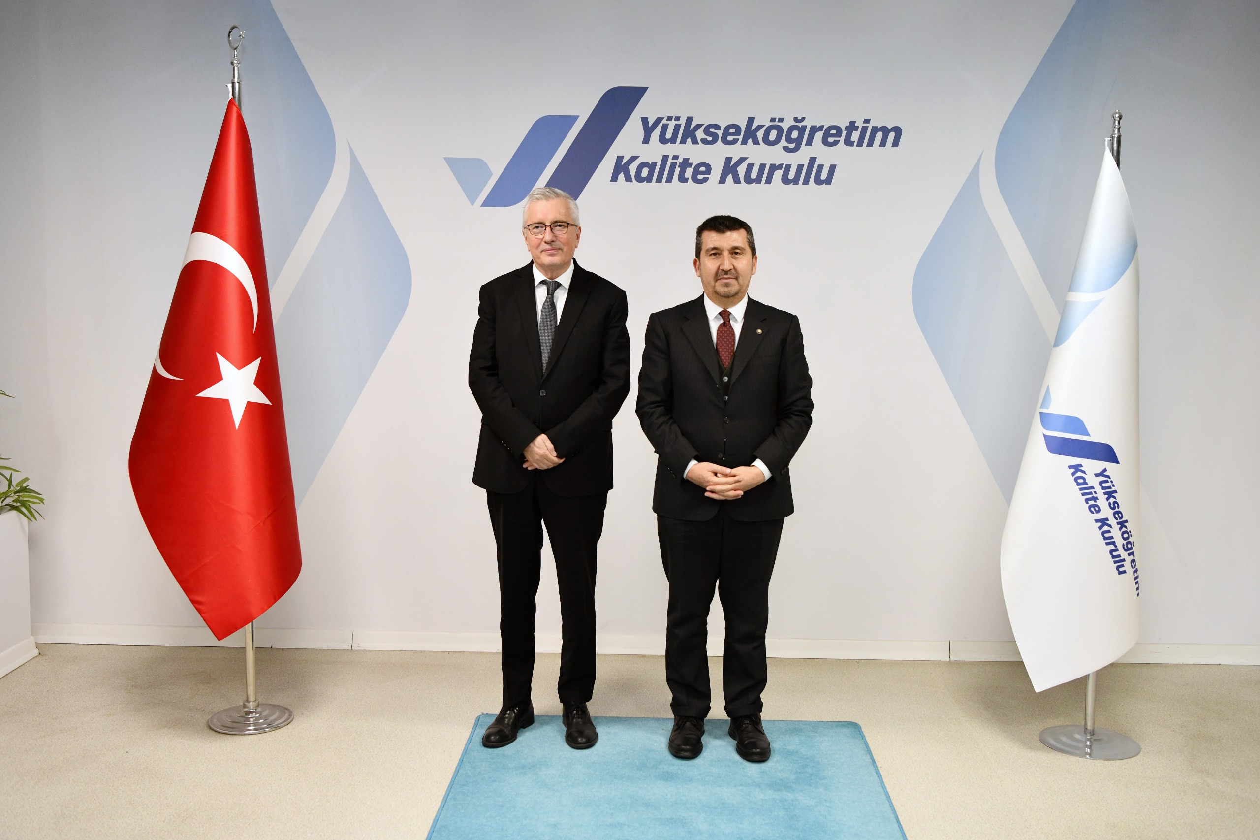 ASBÜ Rektörü 