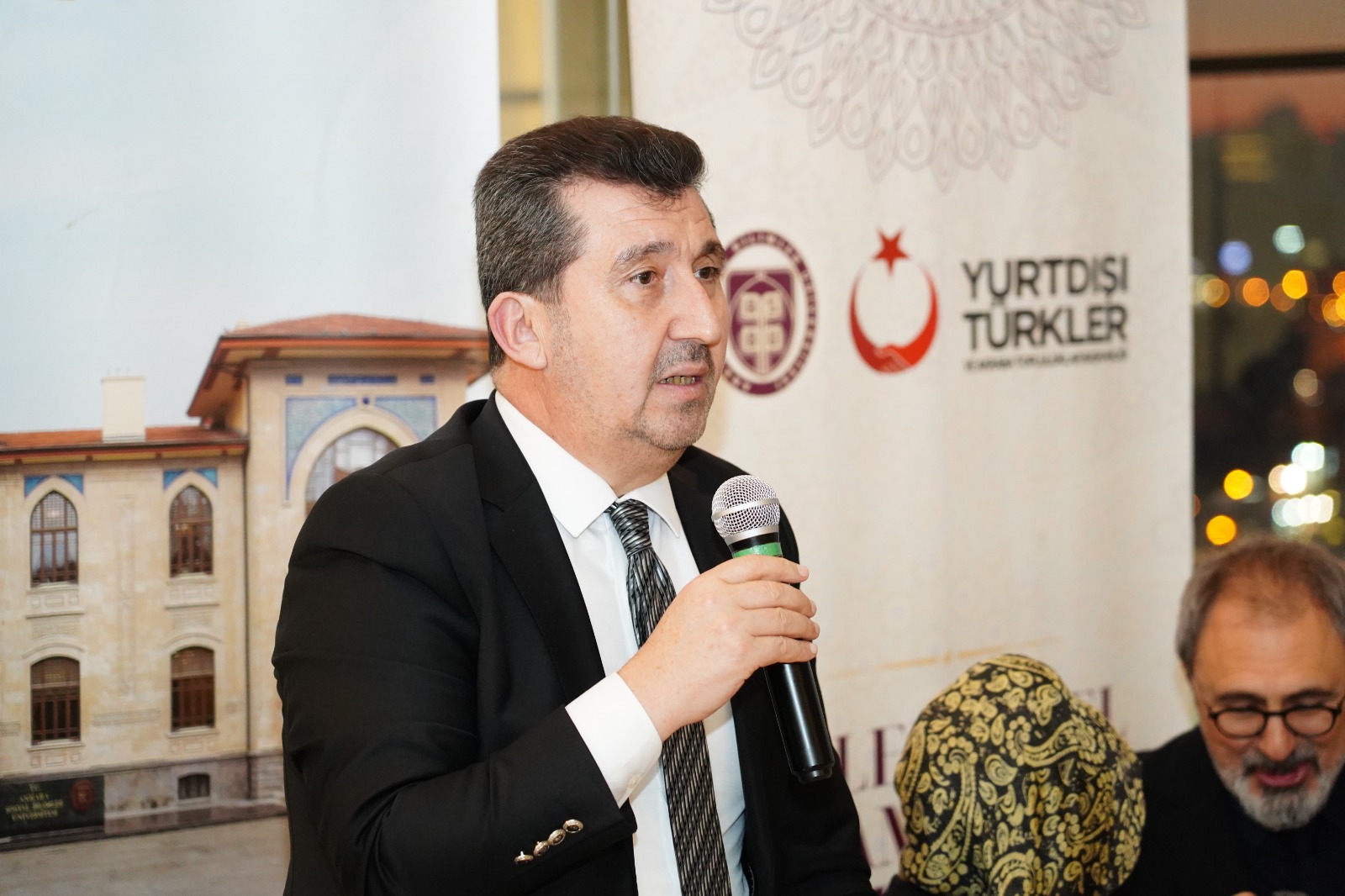 ASBÜ ve YTB İş Birliğiyle 82 Ülkenin Gönül Coğrafyası Aynı İftar Sofrasında Buluştu