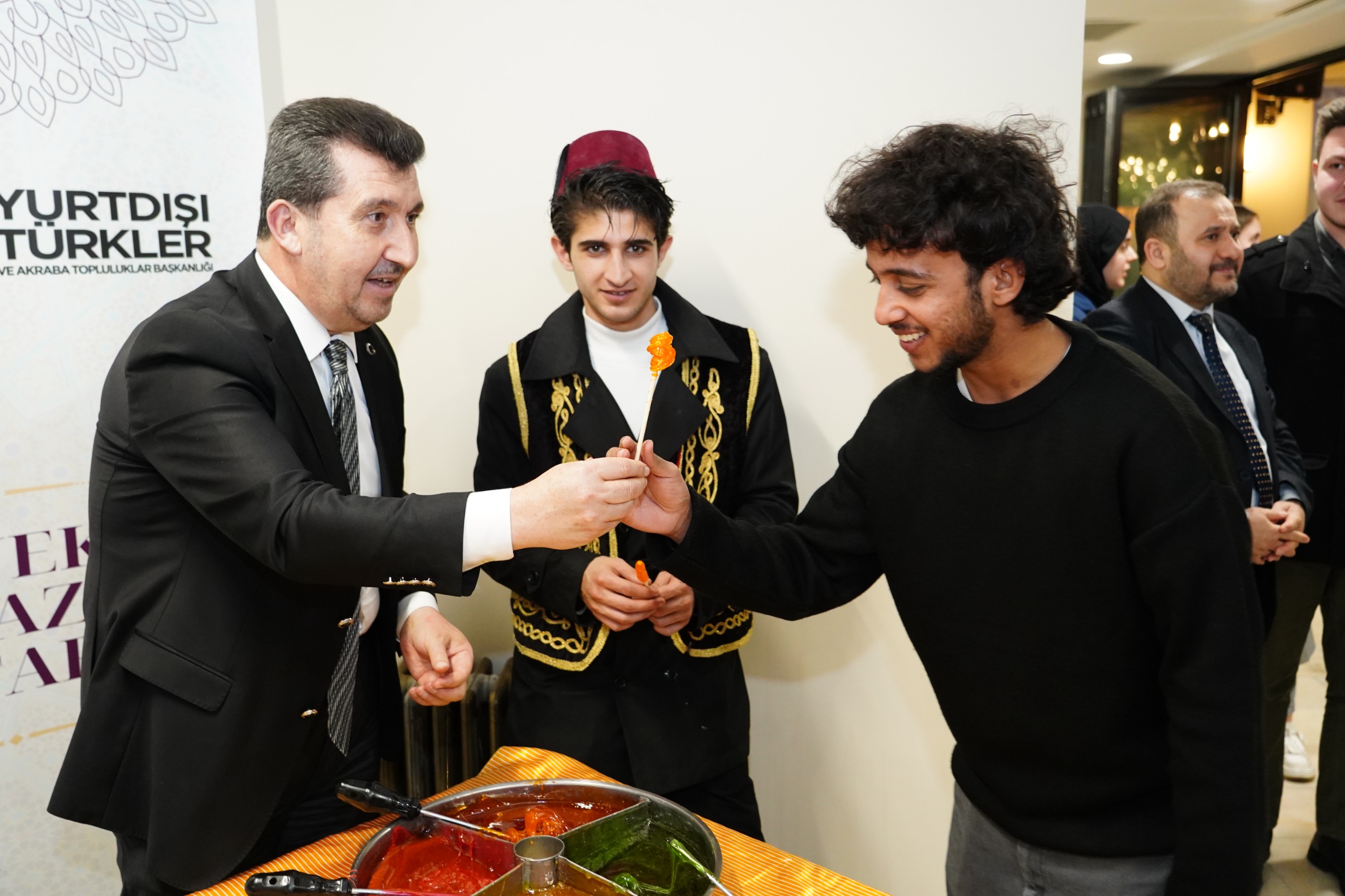 ASBÜ ve YTB İş Birliğiyle 82 Ülkenin Gönül Coğrafyası Aynı İftar Sofrasında Buluştu