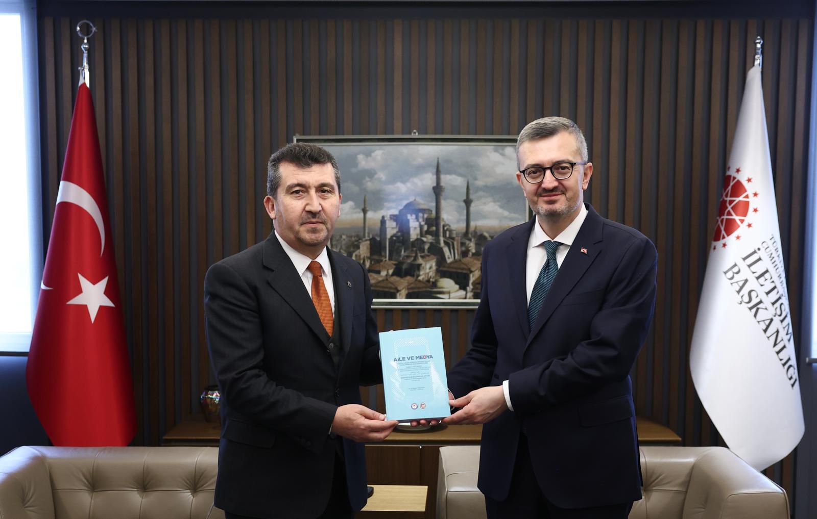 İletişim 