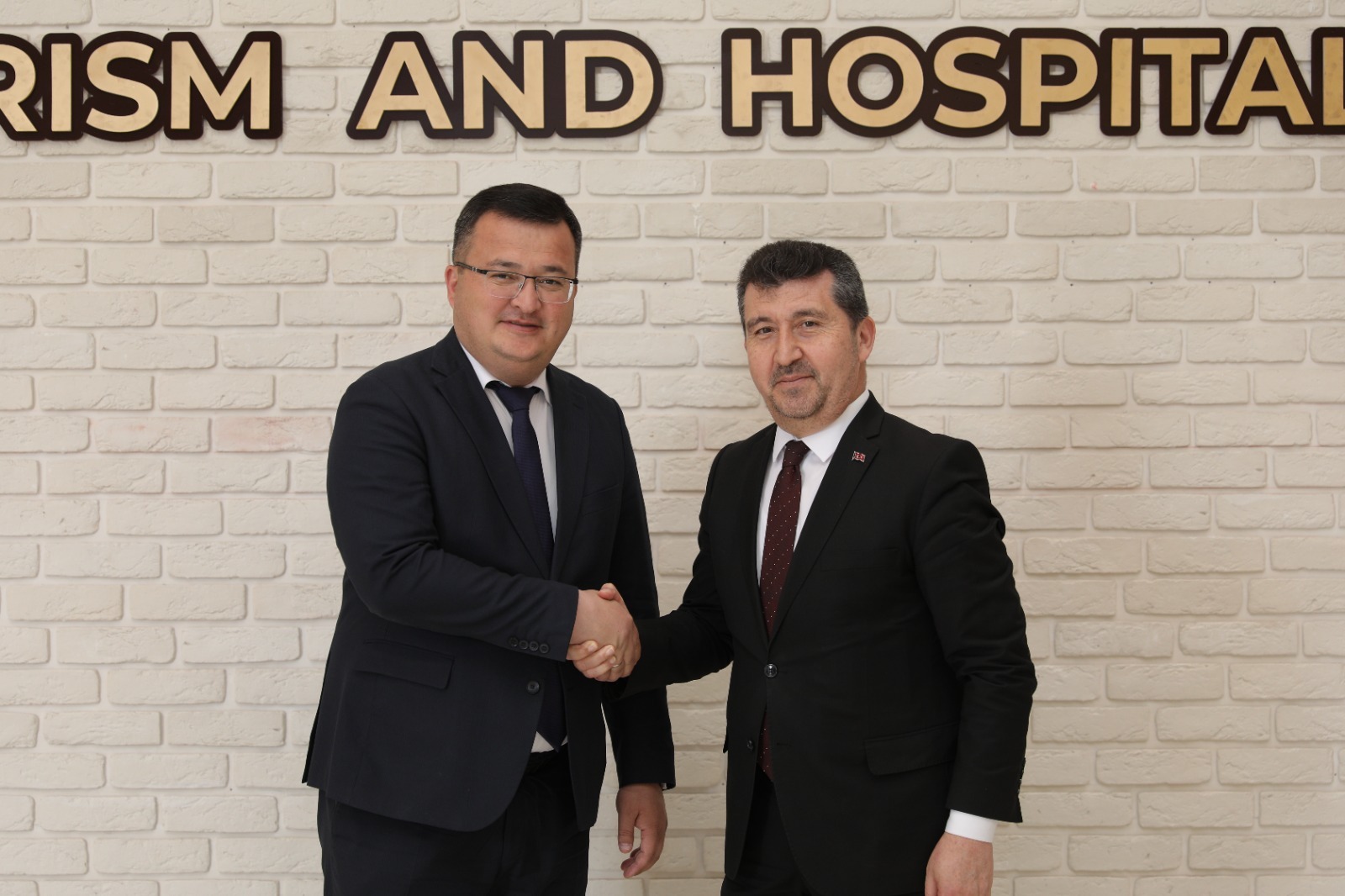 Ankara Sosyal Bilimler Üniversitesi ile Kazakistan’da faaliyet gösteren International University of Tourism and Hospitality arasında akademik iş birliğini güçlendirmeye yönelik bir Mutabakat Zaptı imzalandı  